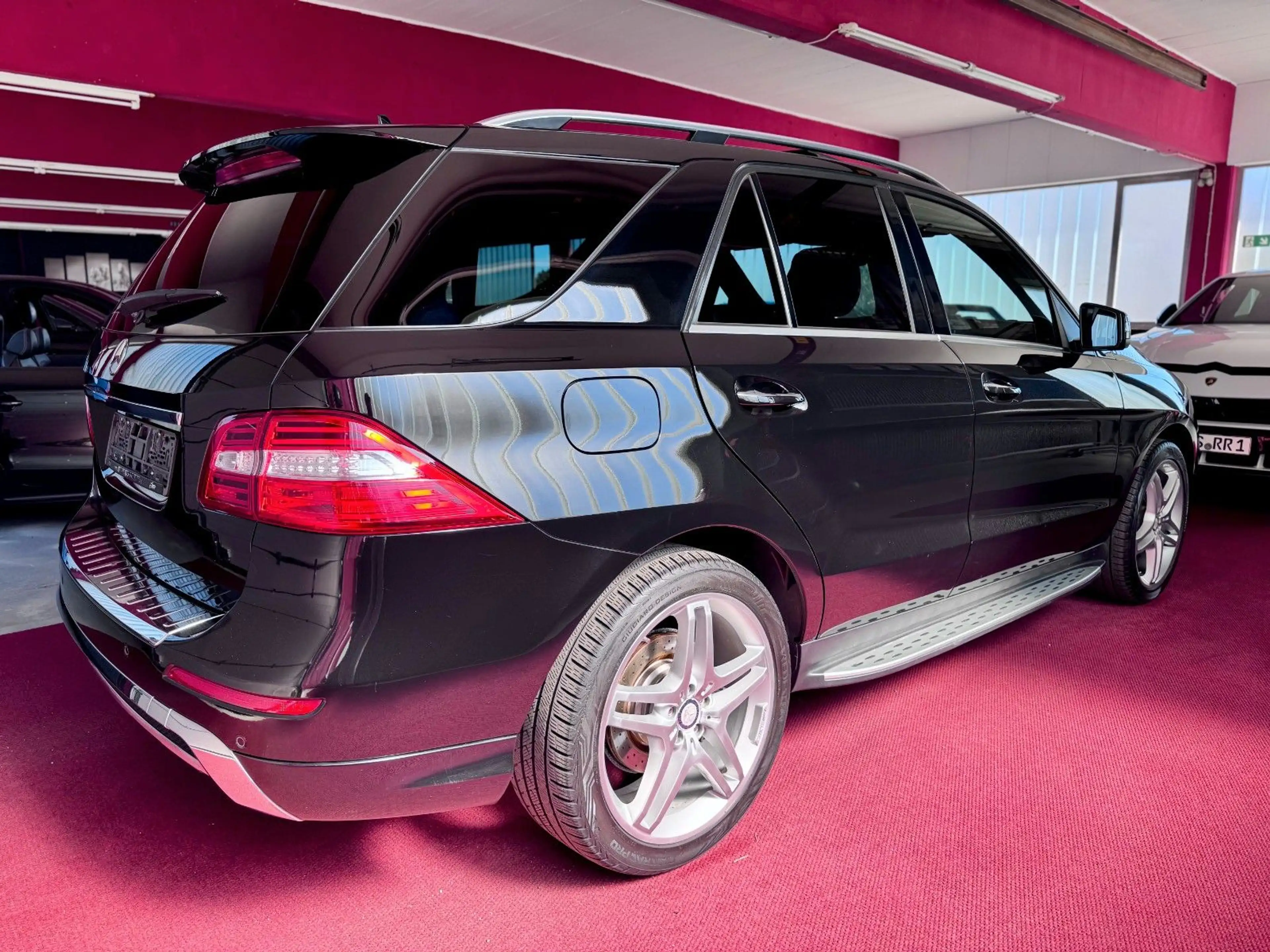 Mercedes-Benz ML 350 CDI AMG Line Offroad AHK Pano Standheiz — photo 7