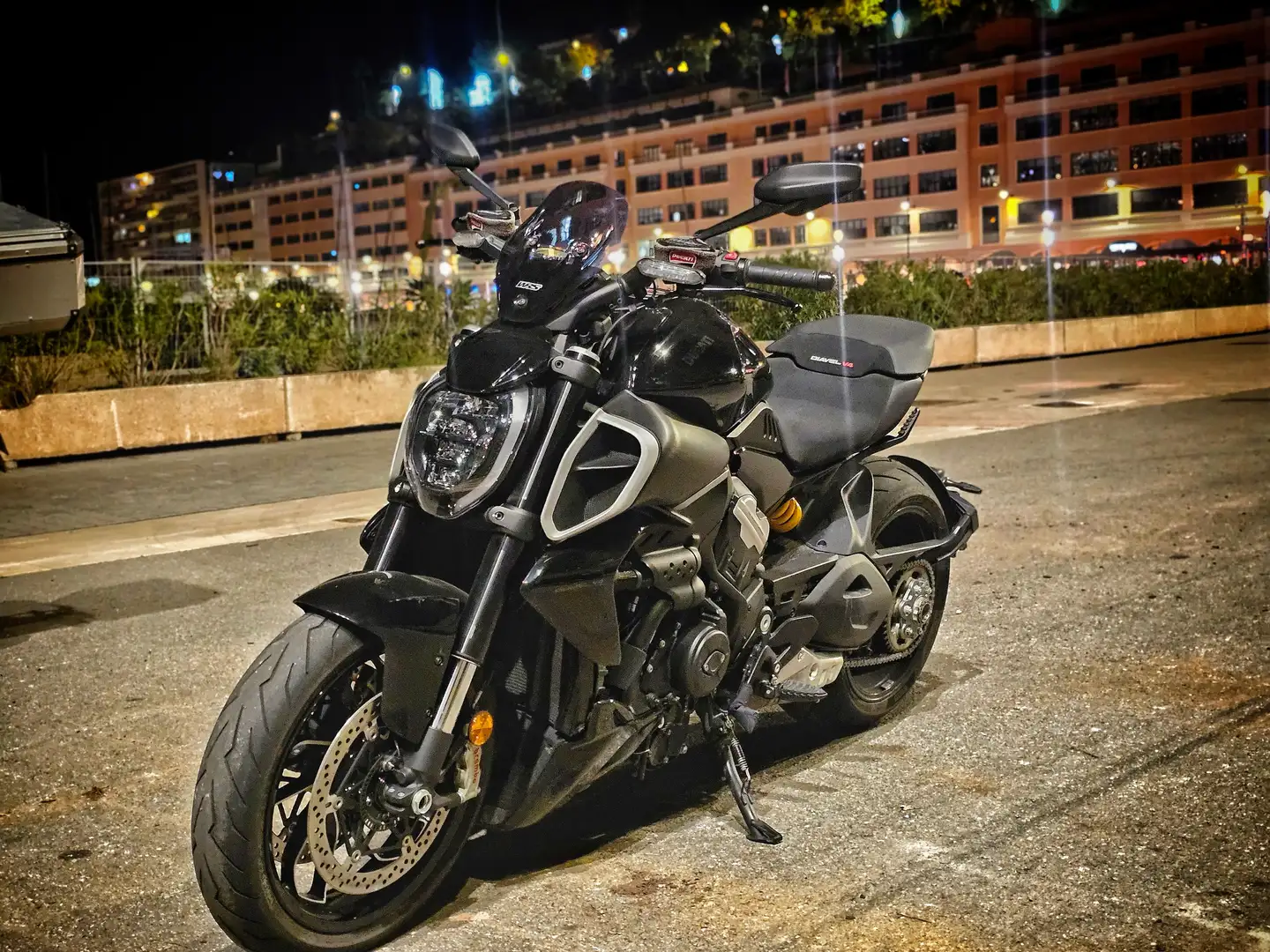 Ducati Diavel V4 Negru - 2