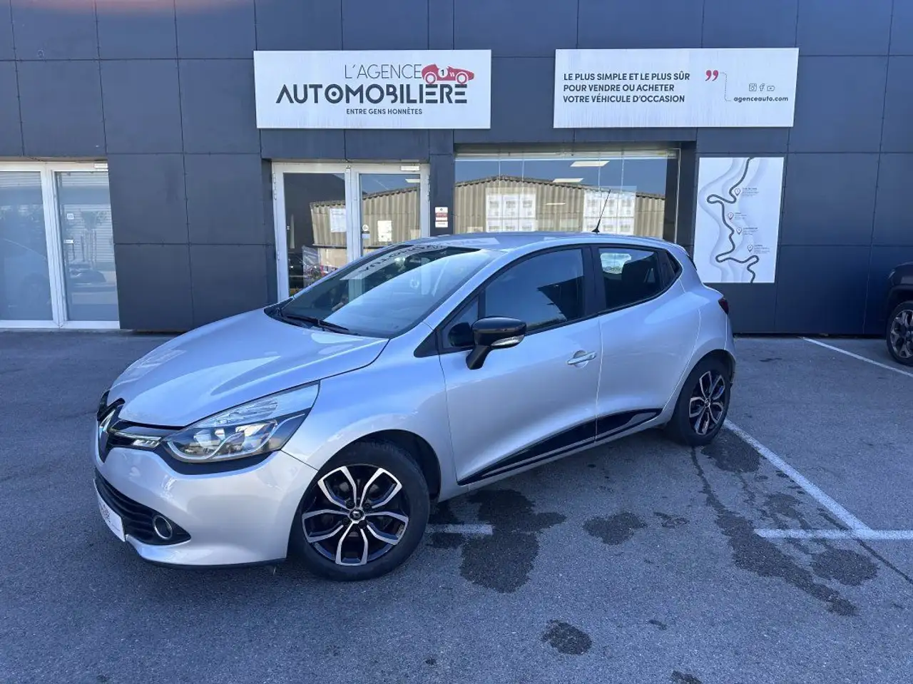 Renault Clio IV 1.5 dCi 75ch Energy Zen distribution 
