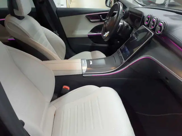 Mercedes-Benz C-Class view 12