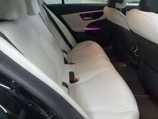 Mercedes-Benz C-Class view 11