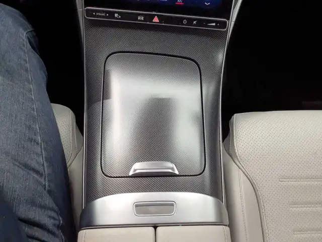 Mercedes-Benz C-Class view 14