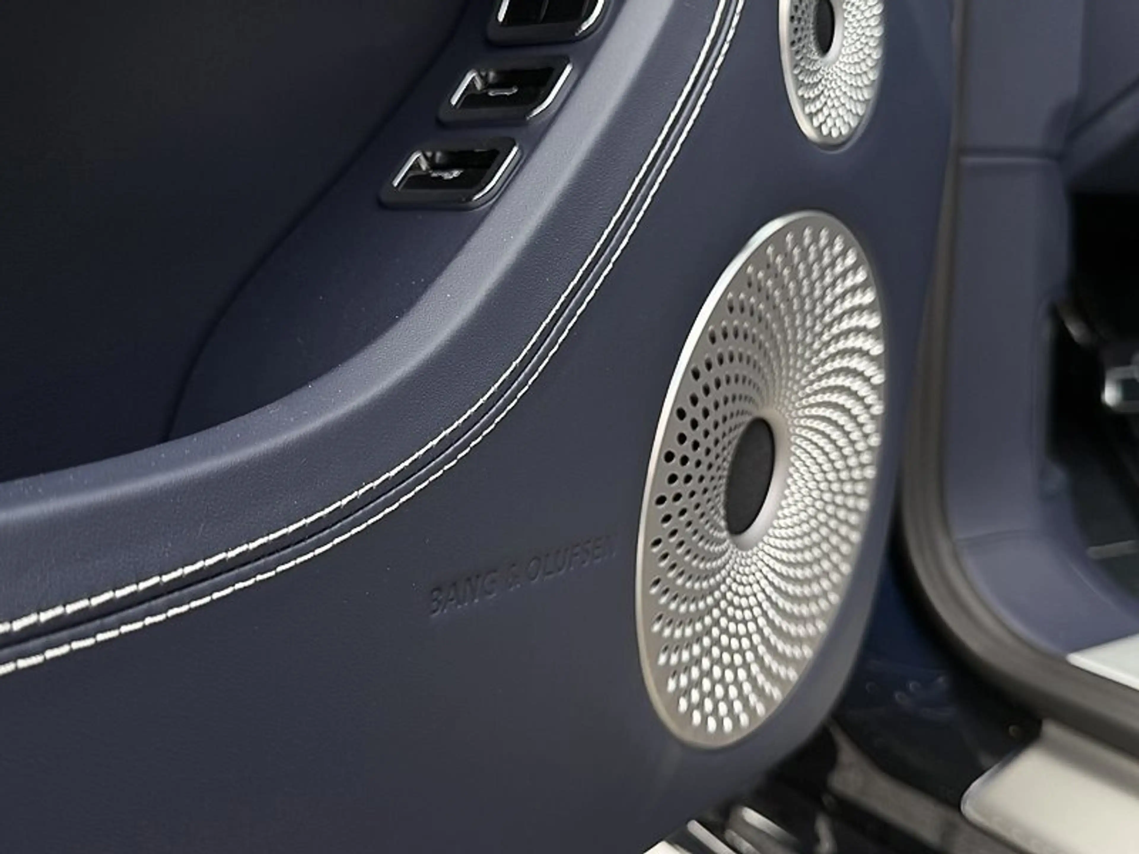 Bentley Continental GTC S *B&O*Rotating*Wellness Seating* — photo 12