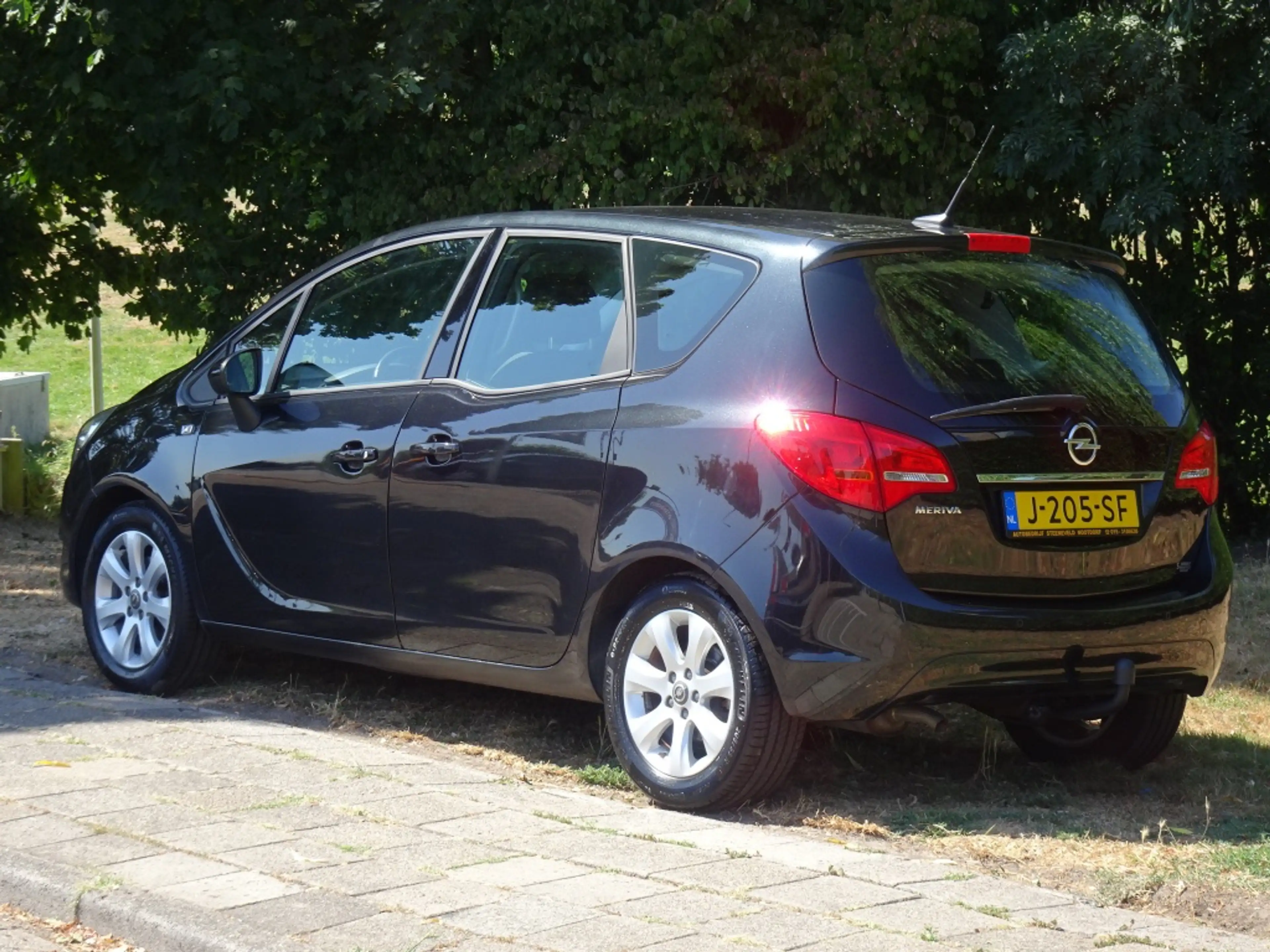 Opel Meriva 1.4 Design Edition met Navi en Trekhaak — photo 3