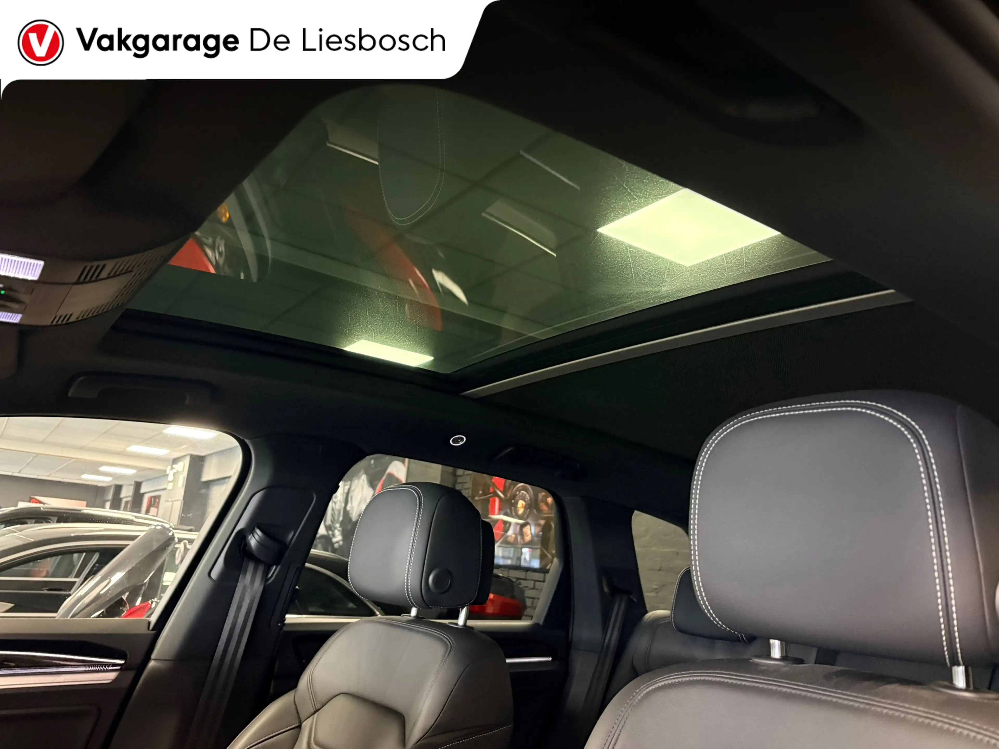 Volkswagen Touareg 3.0 TSi eHybrid 4MOTION / pano / leer / camera / s — photo 14