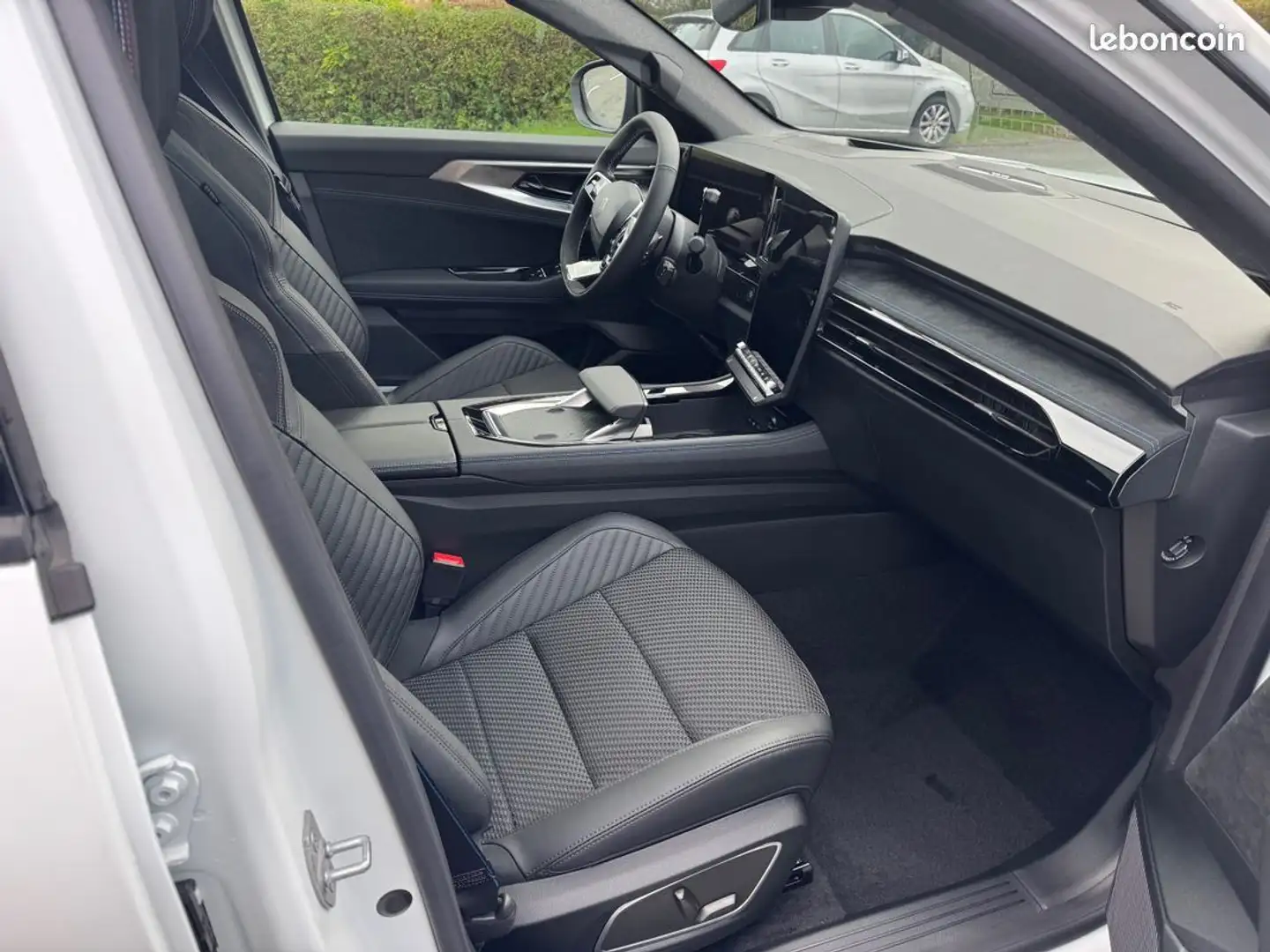 Renault Austral ESPRIT ALPINE full hybrid 200 NOUVEAU MODELE BLANC NACRE SATIN TOIT NOIT PANO MATRIX TETE HAUTE HARMAN KARDON CAMERA 360  Gris - 2