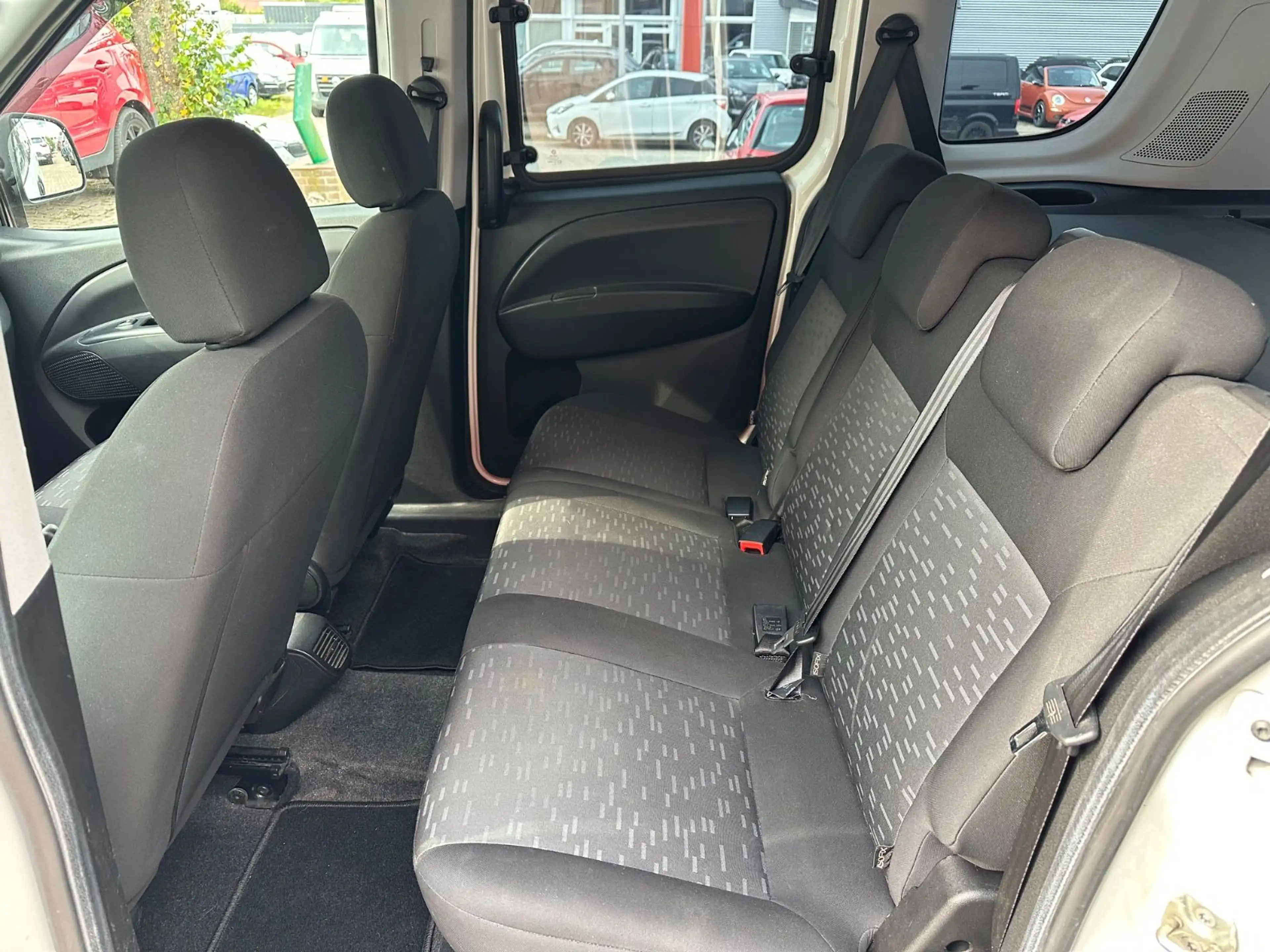 Opel Combo D Selection L1H1/AHK/KAM/KLIMA/GJR/TÜV NEU — photo 11