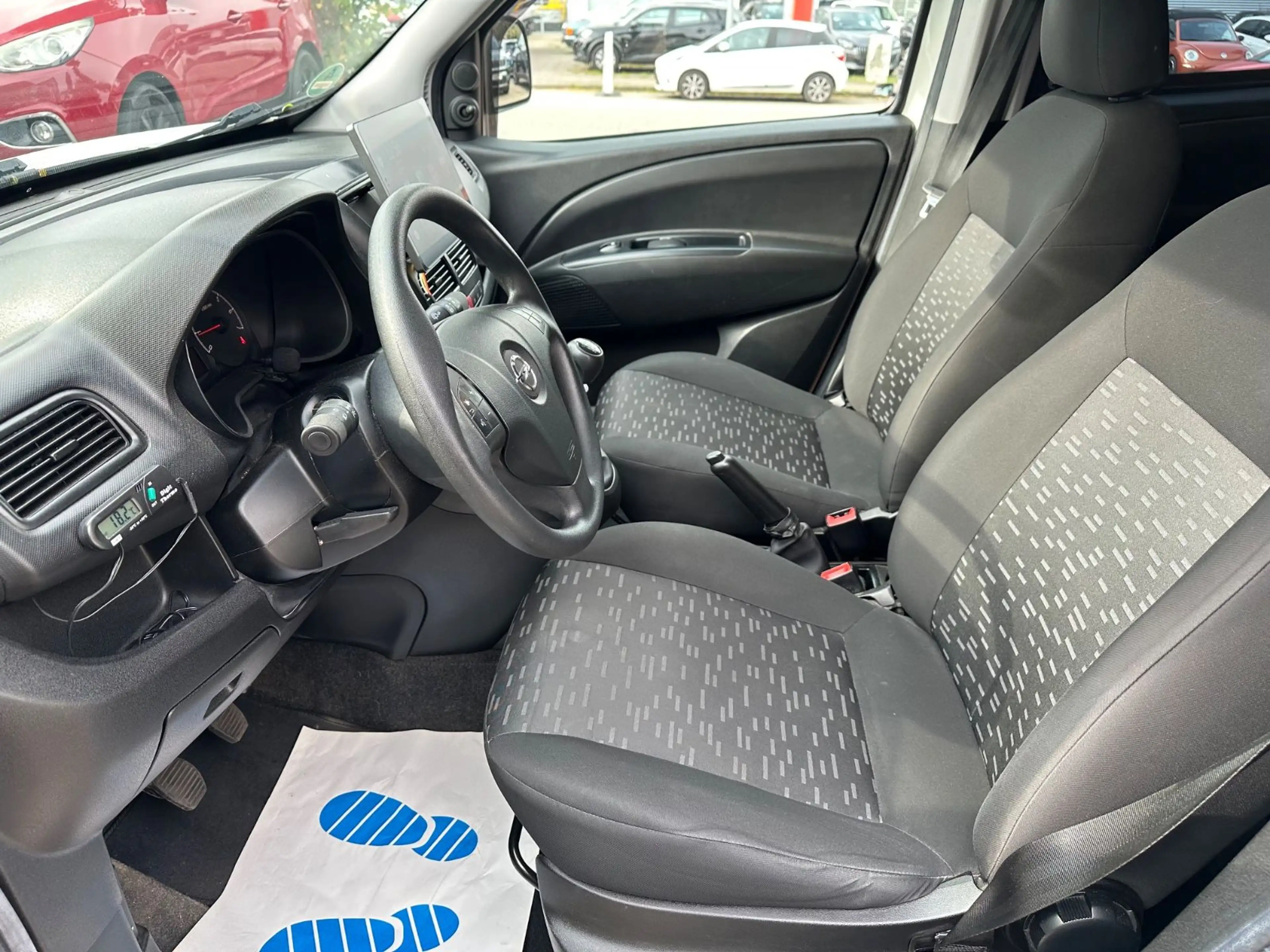 Opel Combo D Selection L1H1/AHK/KAM/KLIMA/GJR/TÜV NEU — photo 10