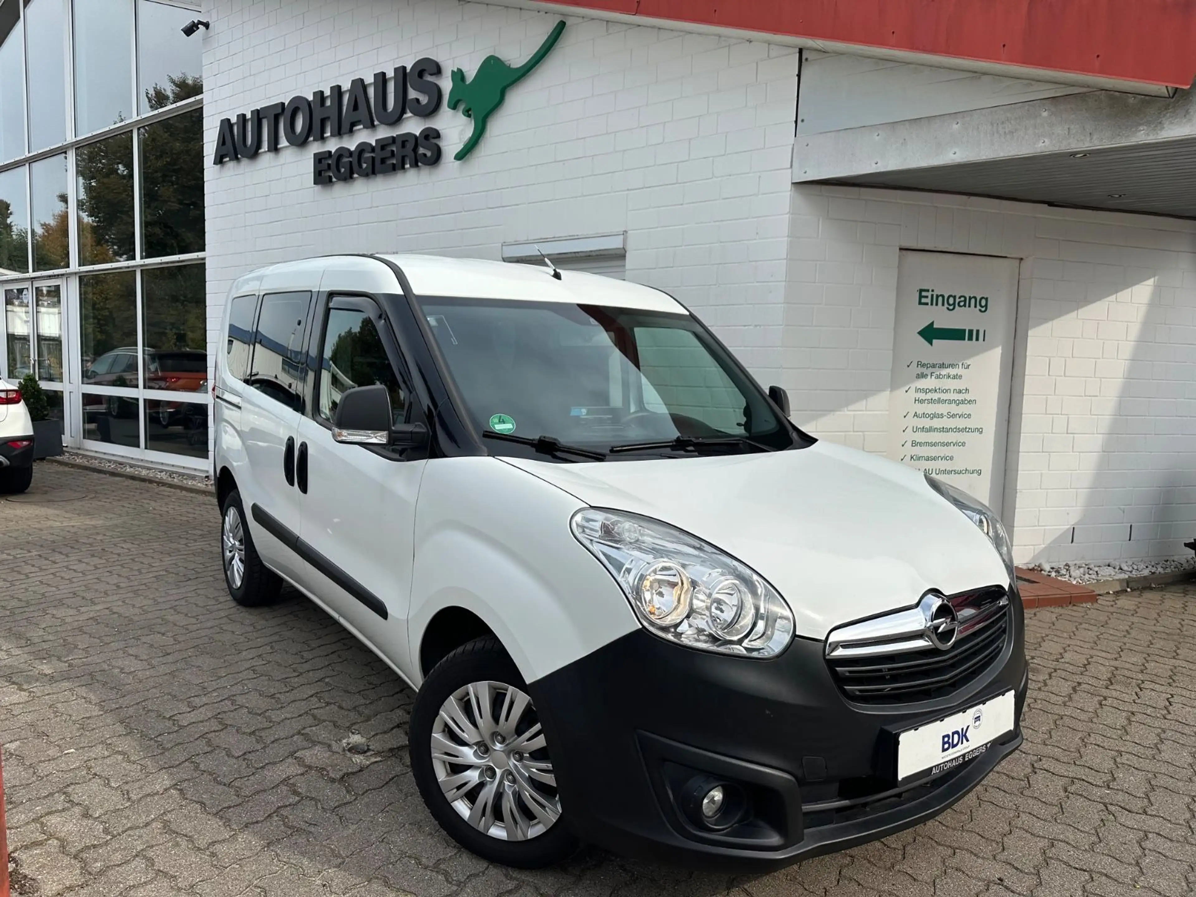 Opel Combo D Selection L1H1/AHK/KAM/KLIMA/GJR/TÜV NEU