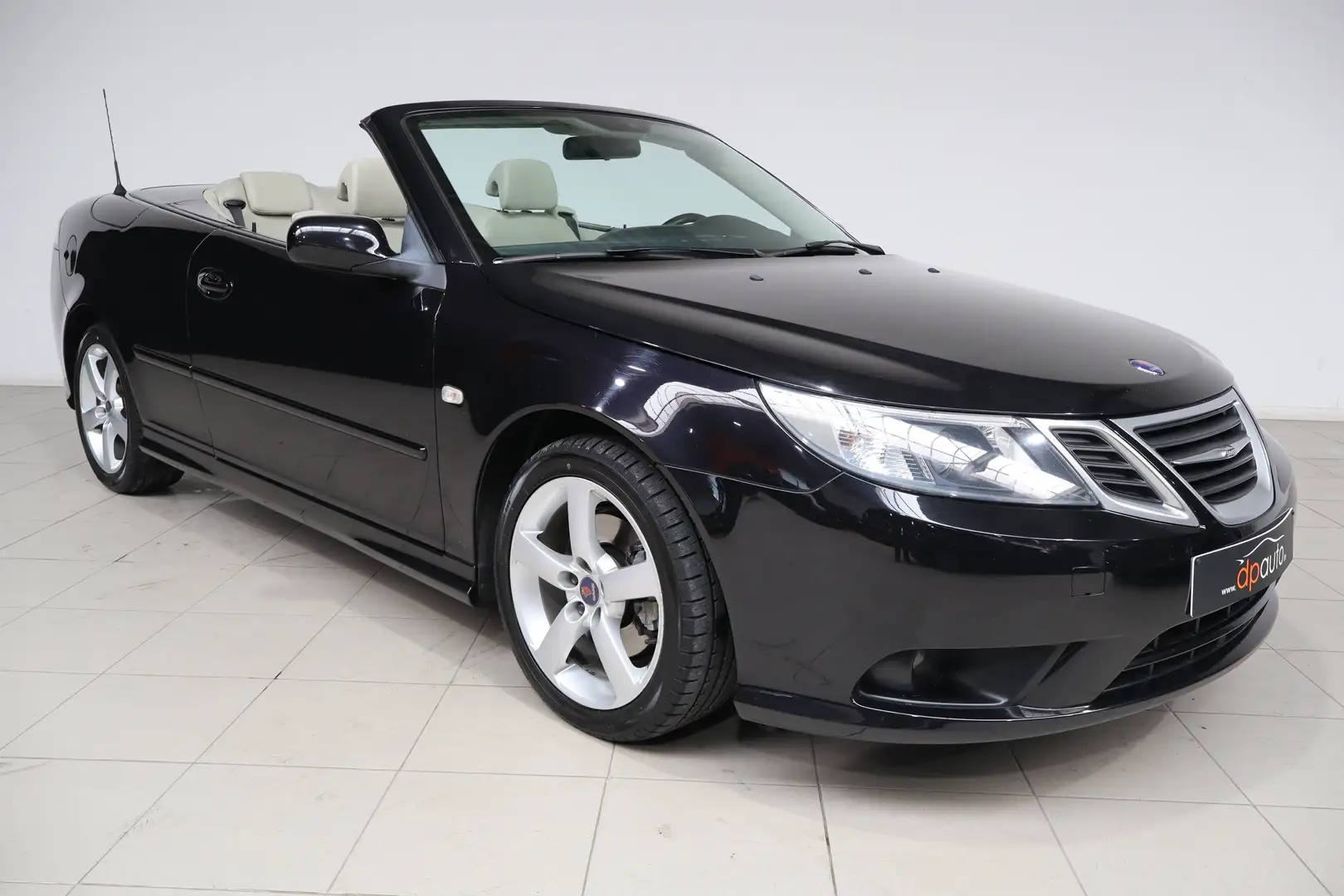 Saab 9-3 9-3 Cabriolet 1.9 TiD Automaat Schwarz - 2