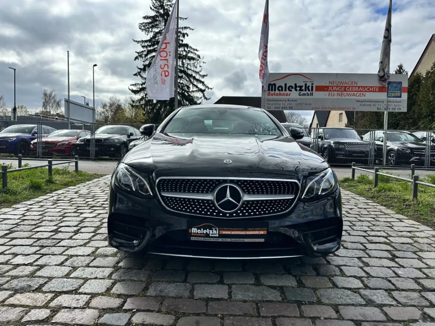 Mercedes-Benz E 300 Coupe AMG*Ambiente*Navi*Kamera* Noir - 2