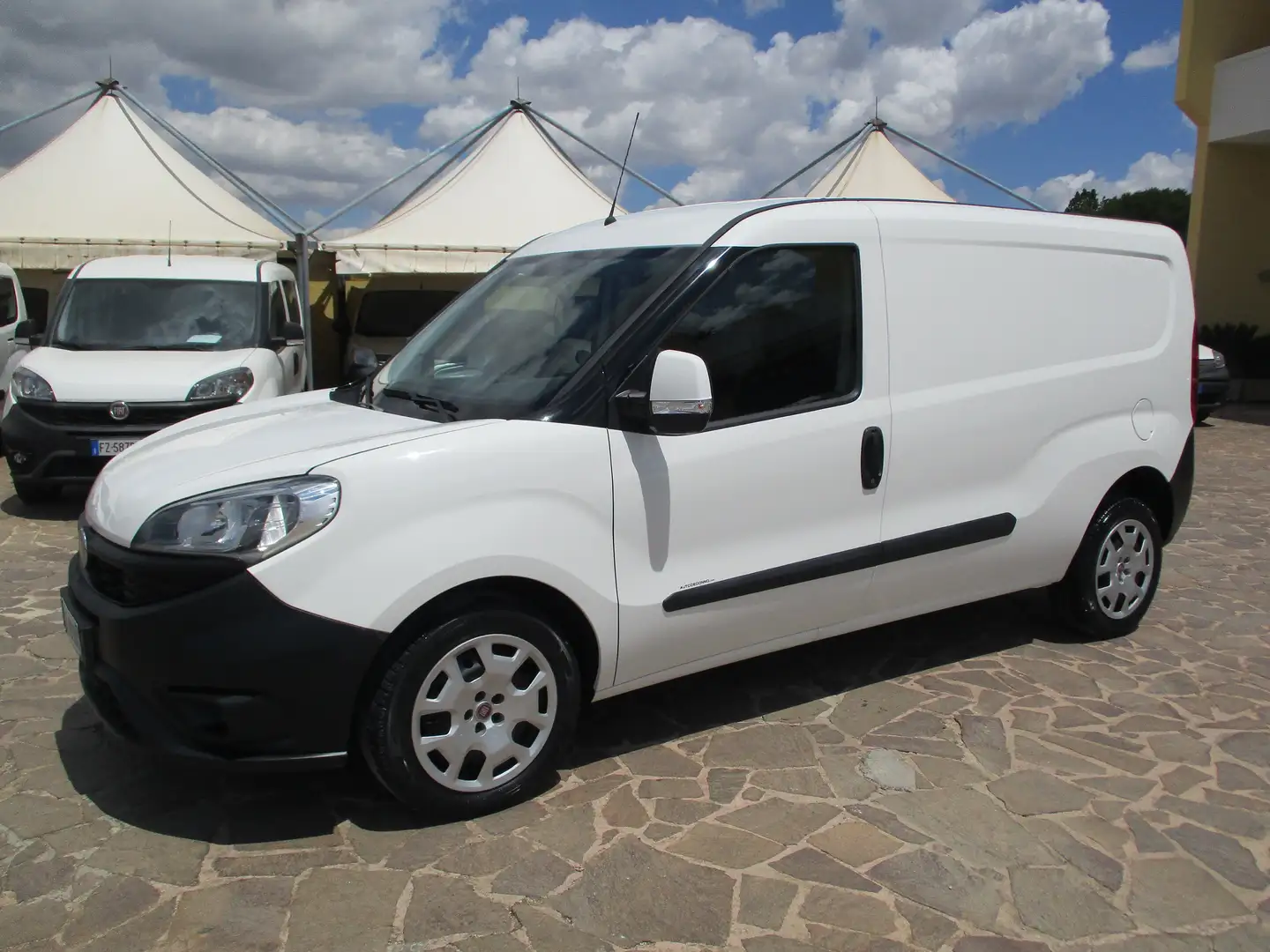 Fiat Doblo 1.6 M-JET 120CV MAXI Blanc - 1