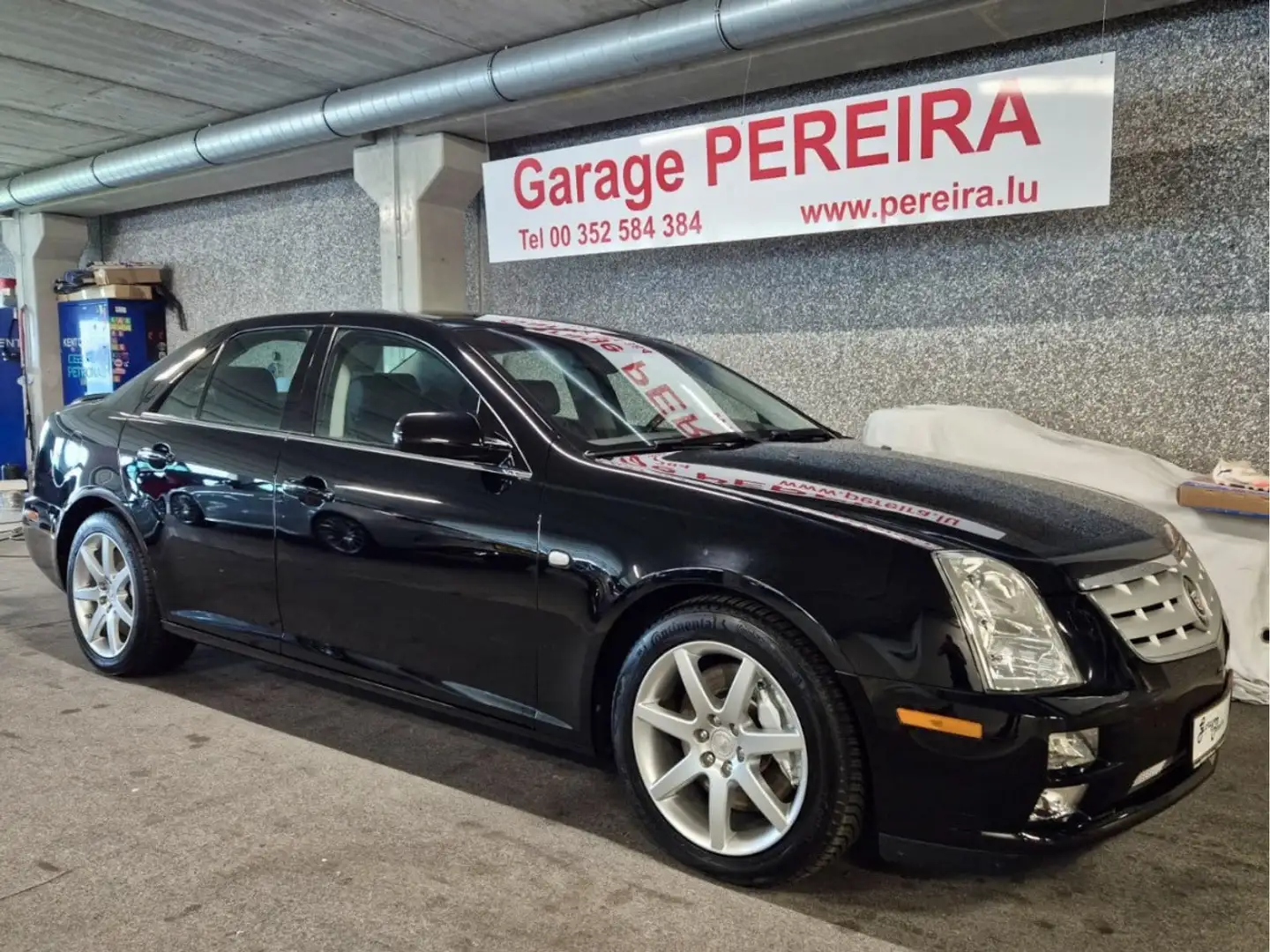 Cadillac STS 4.6 V8 HEAD UP BOSE CUIR NAVI EUROPA COC Schwarz - 2