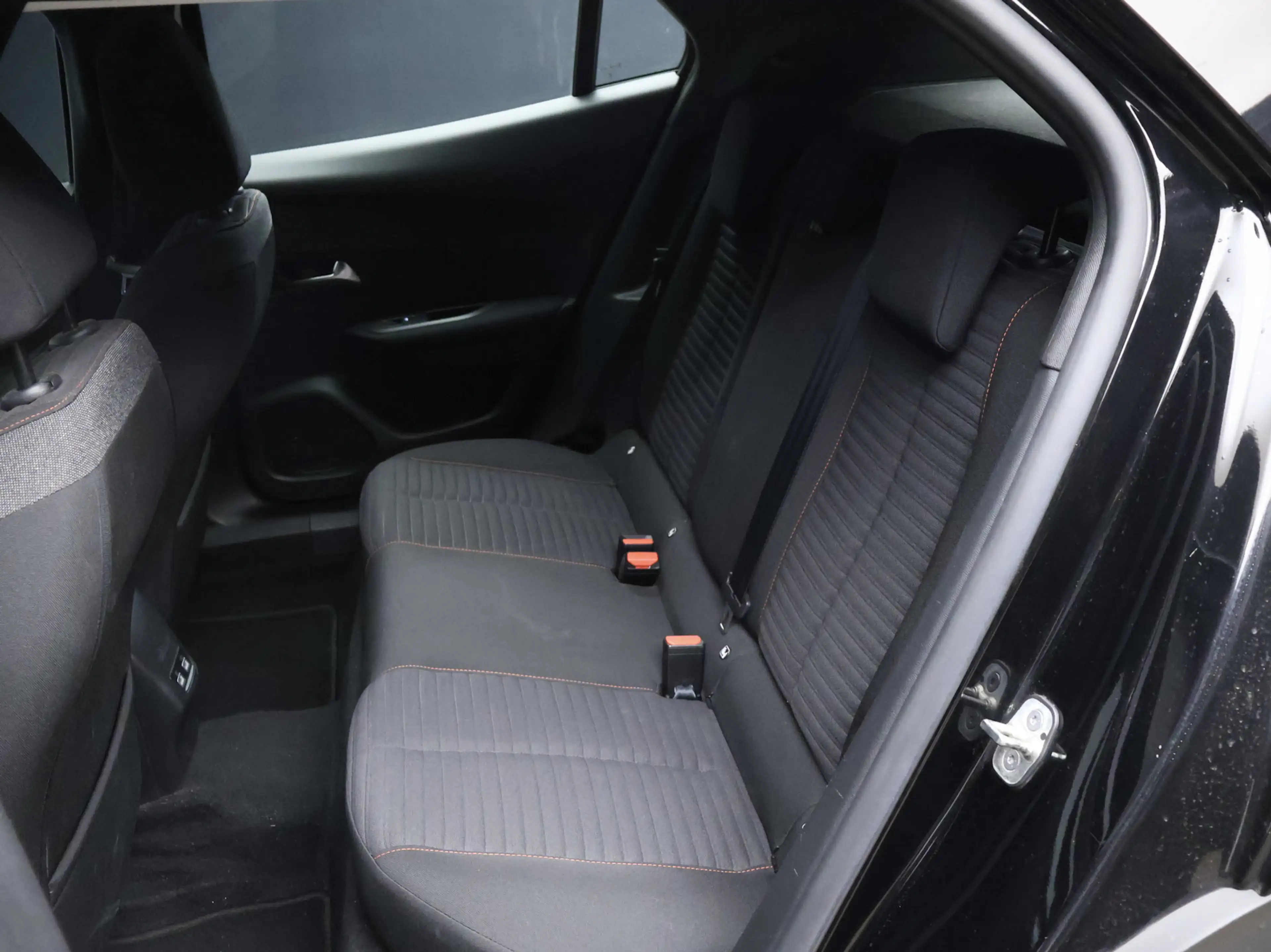 Peugeot e-2008 EV Blue Lease Active 50 kWh Sport (APPLE CARPLAY,N — photo 26