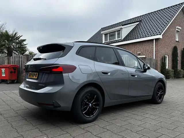 BMW 2 Series view 7