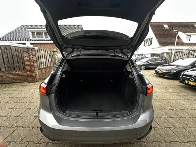 BMW 2 Series view 23