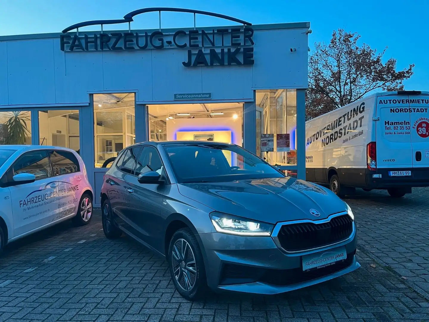 Skoda Fabia Tour +LED/Sitzheizung/Kamera/Navi+ Gris - 1