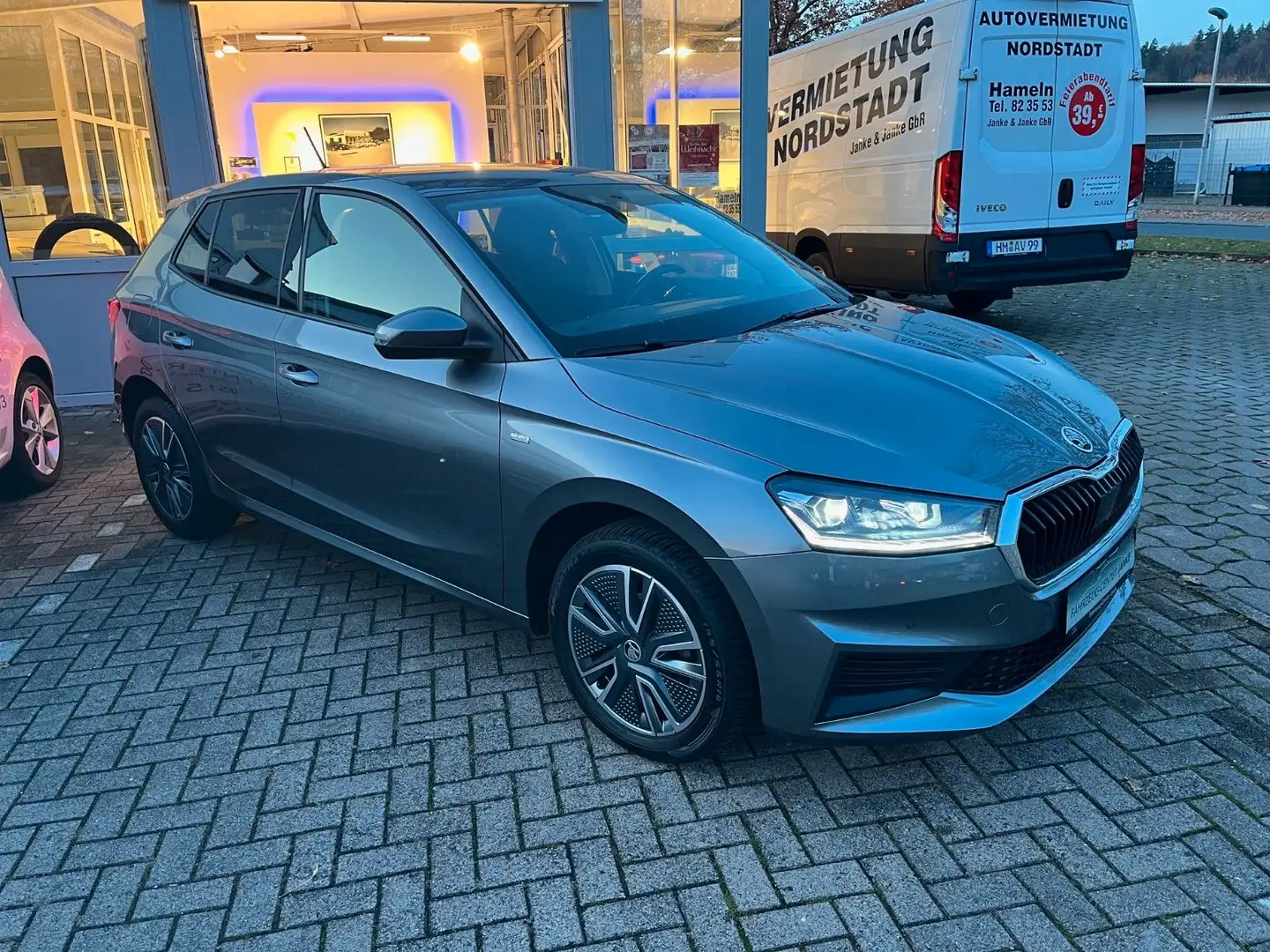 Skoda Fabia Tour +LED/Sitzheizung/Kamera/Navi+ Gris - 2