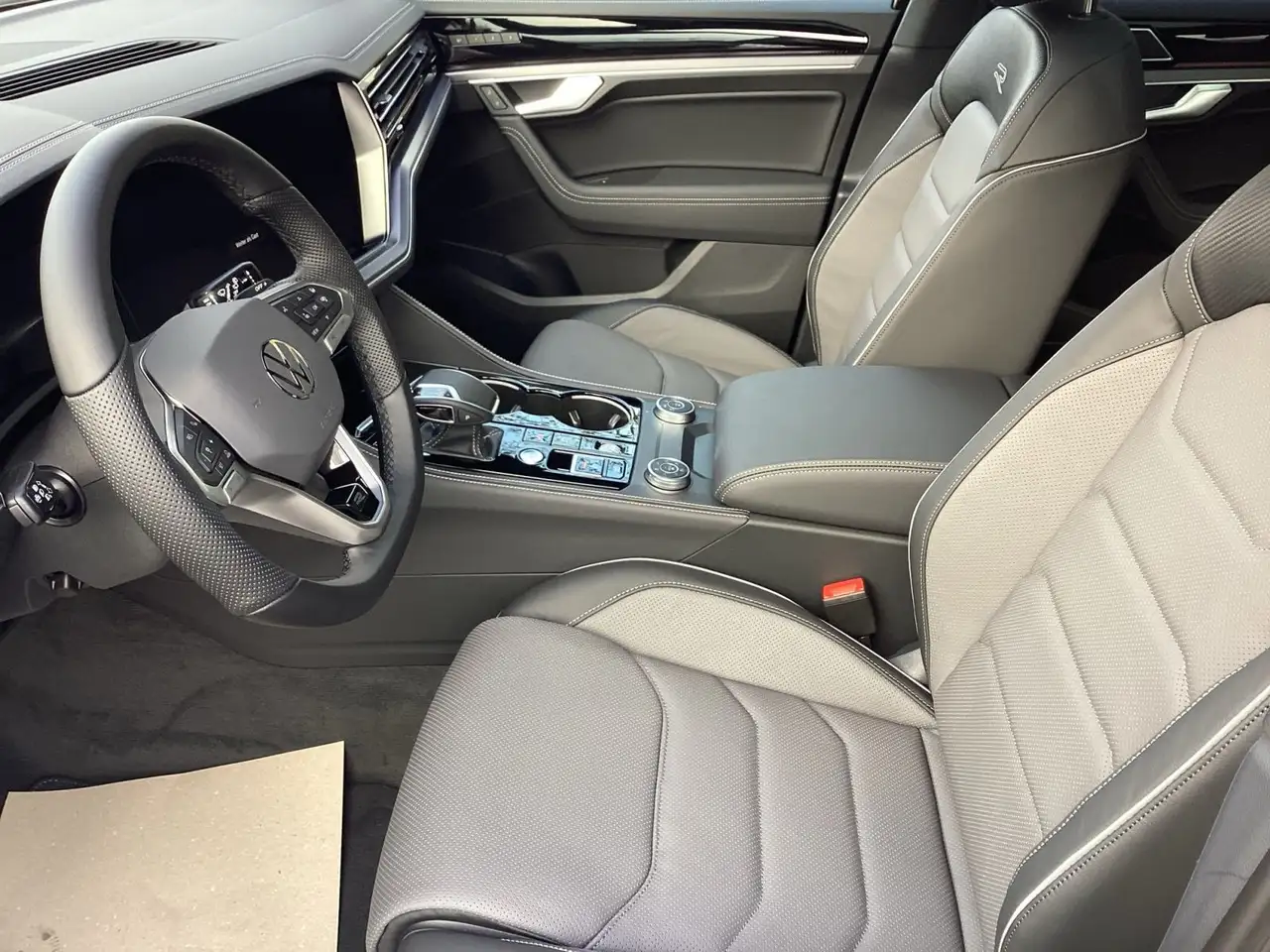 Volkswagen Touareg R-Line FINAL EDITION AHK HUD Pano Leder 7