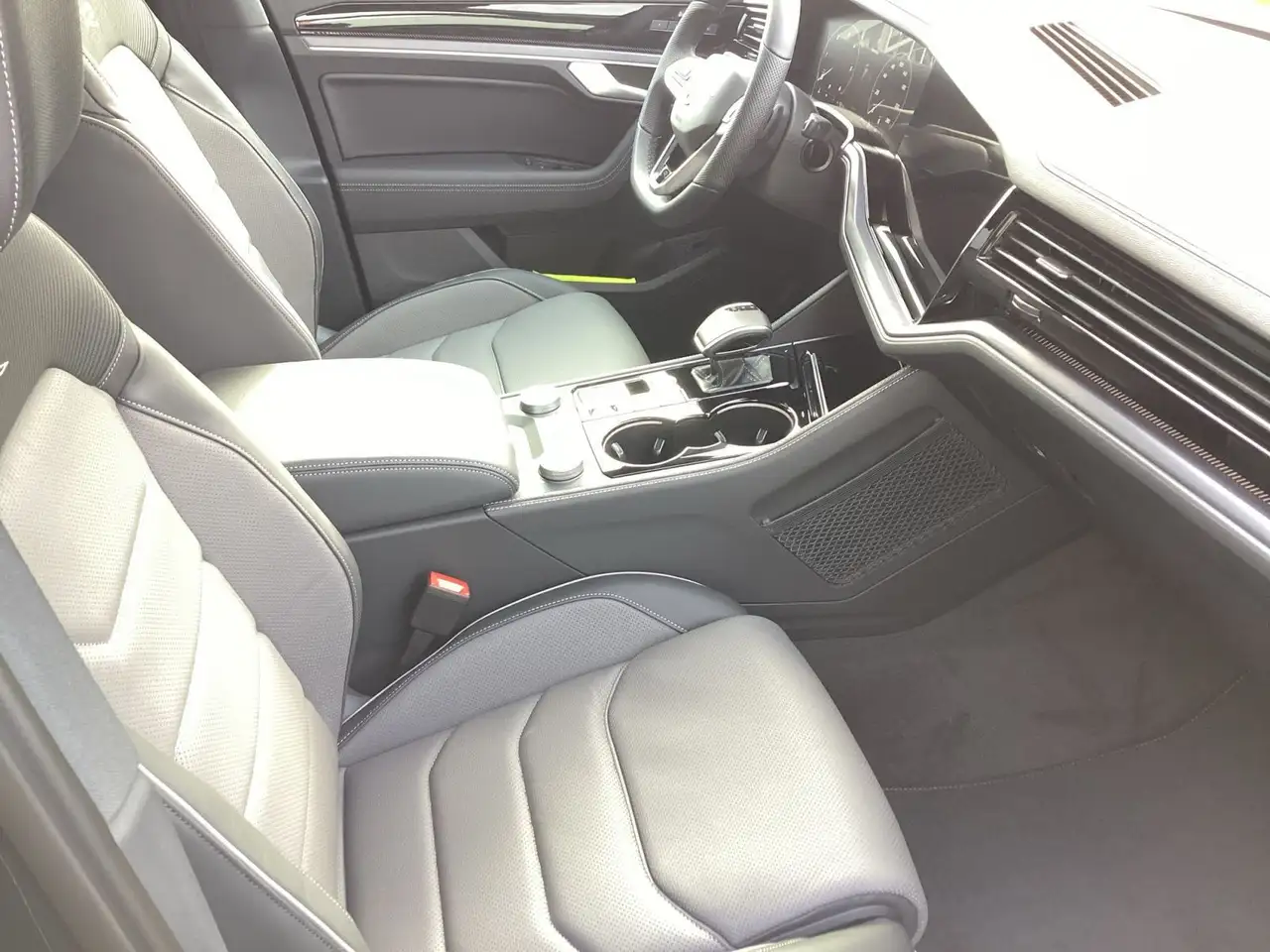 Volkswagen Touareg R-Line FINAL EDITION AHK HUD Pano Leder 13