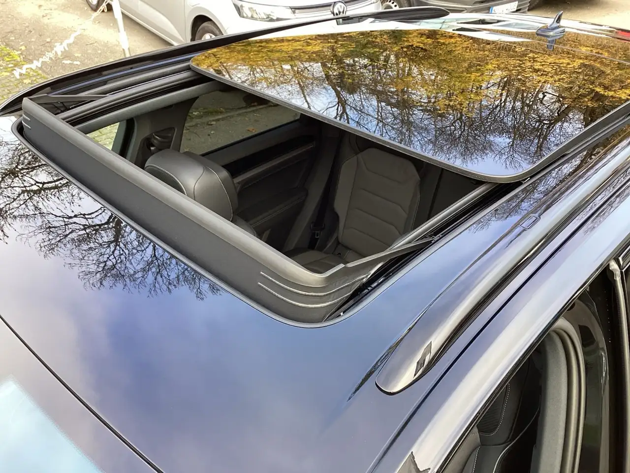 Volkswagen Touareg R-Line FINAL EDITION AHK HUD Pano Leder 17