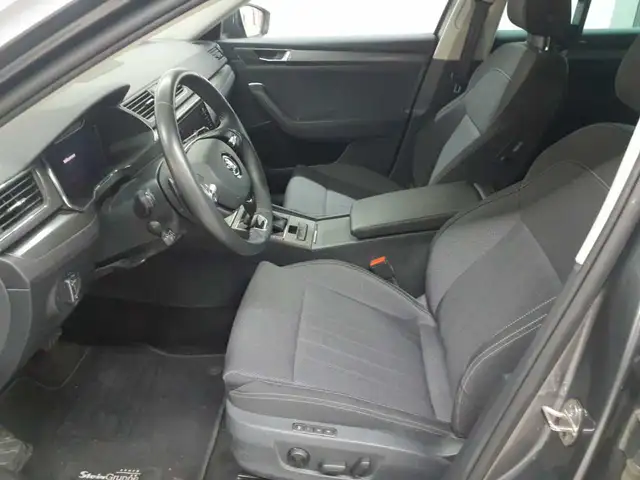 Skoda Superb view 16