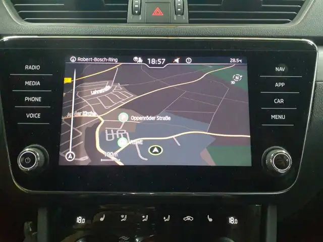 Skoda Superb view 4