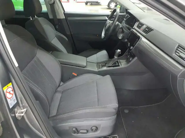 Skoda Superb view 9