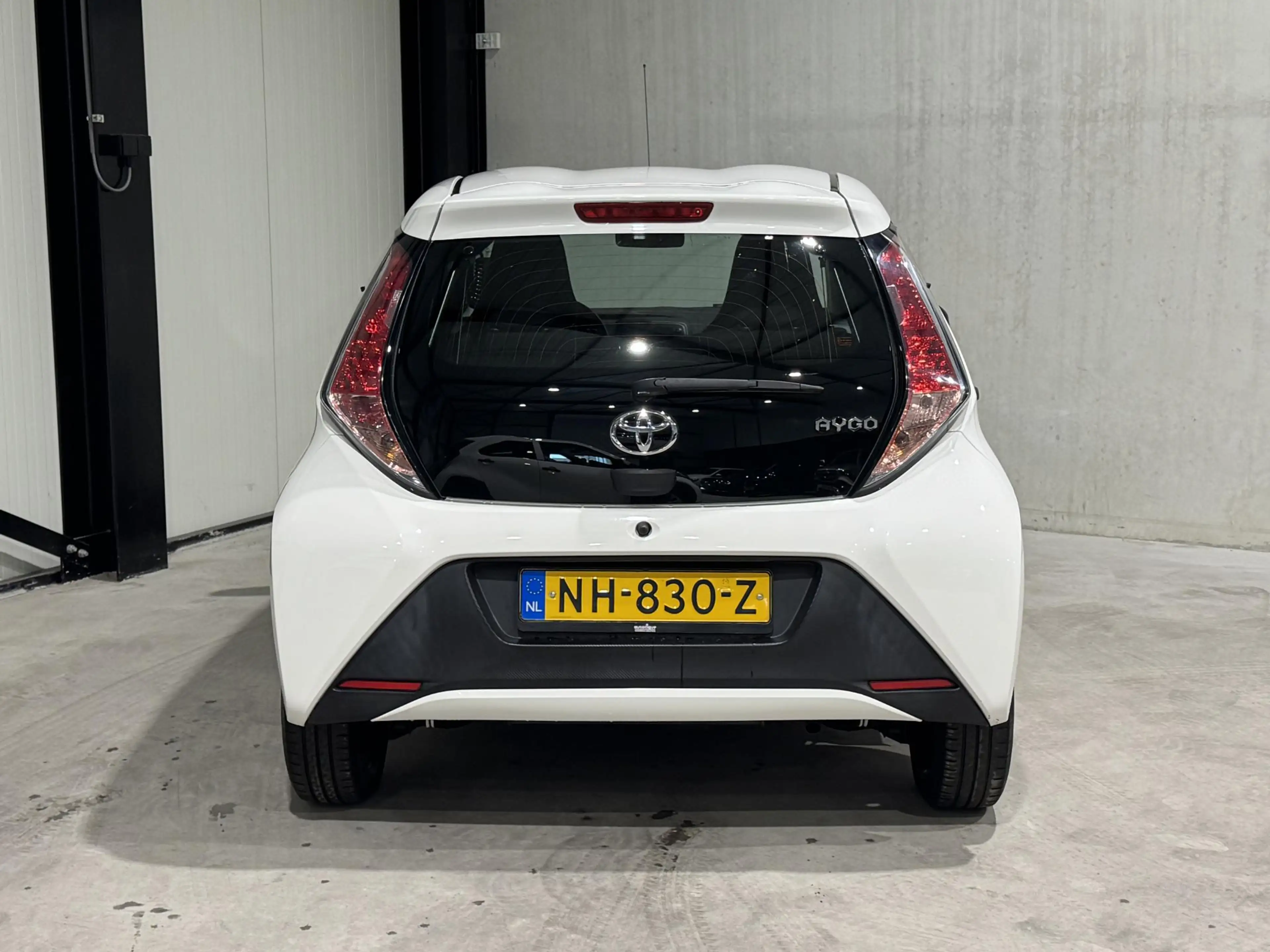 Toyota Aygo 1.0 VVT-i x-now | airco | dealer onderhouden | — photo 18