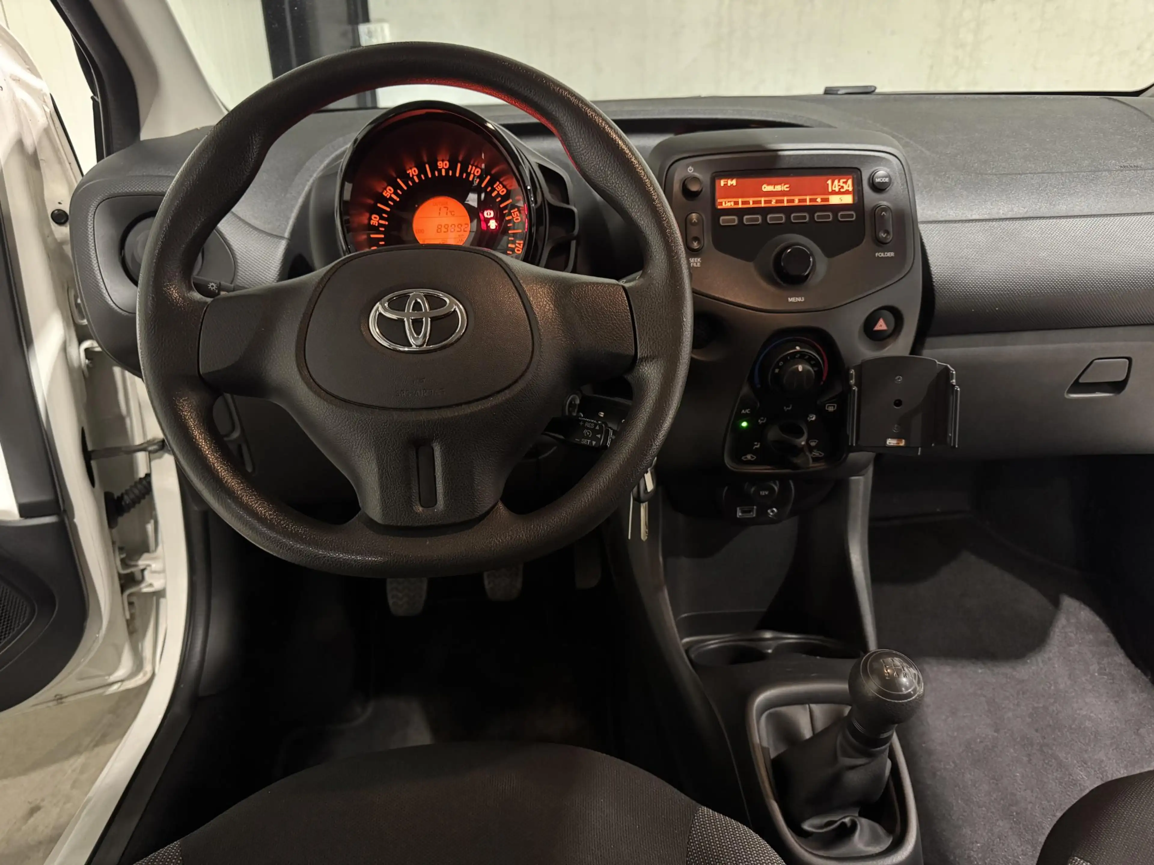Toyota Aygo 1.0 VVT-i x-now | airco | dealer onderhouden | — photo 4
