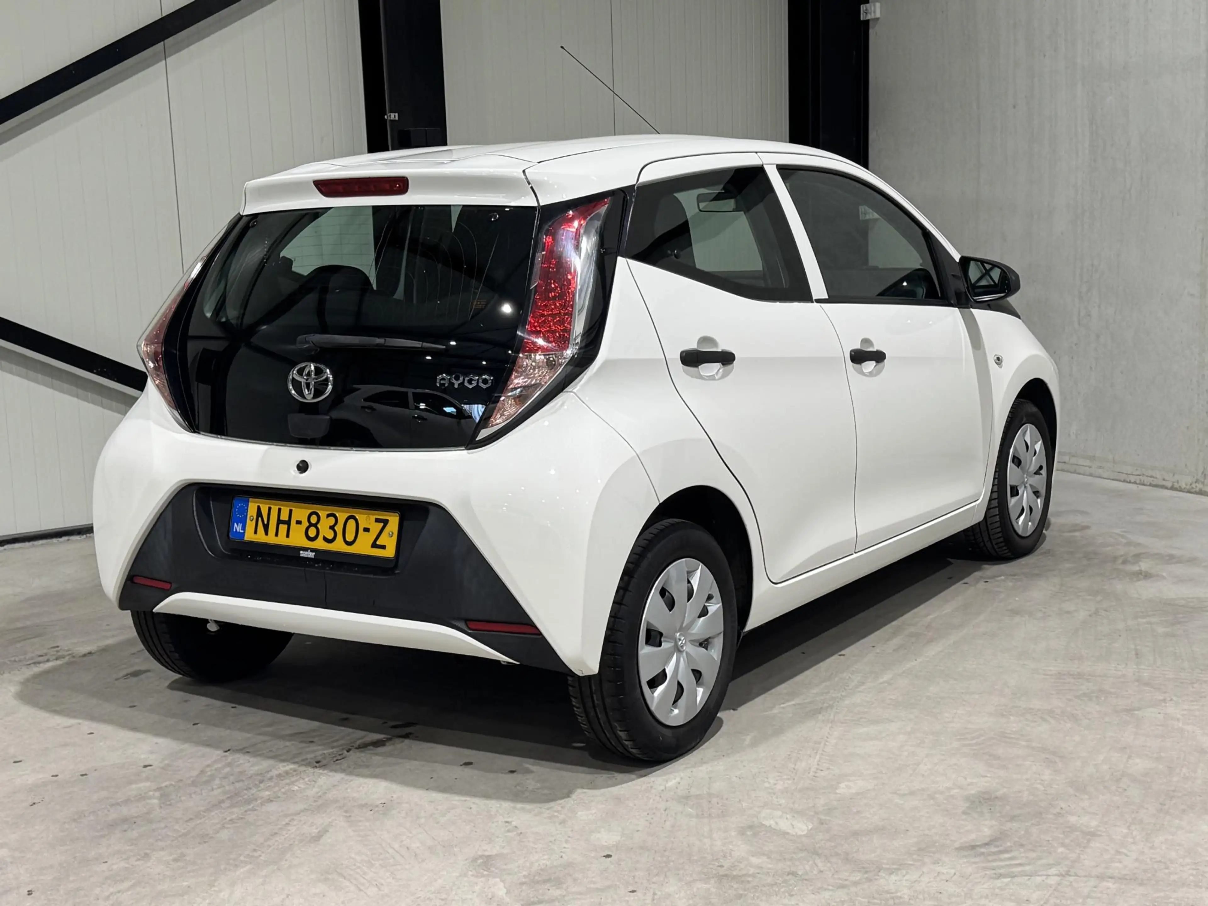Toyota Aygo 1.0 VVT-i x-now | airco | dealer onderhouden | — photo 17