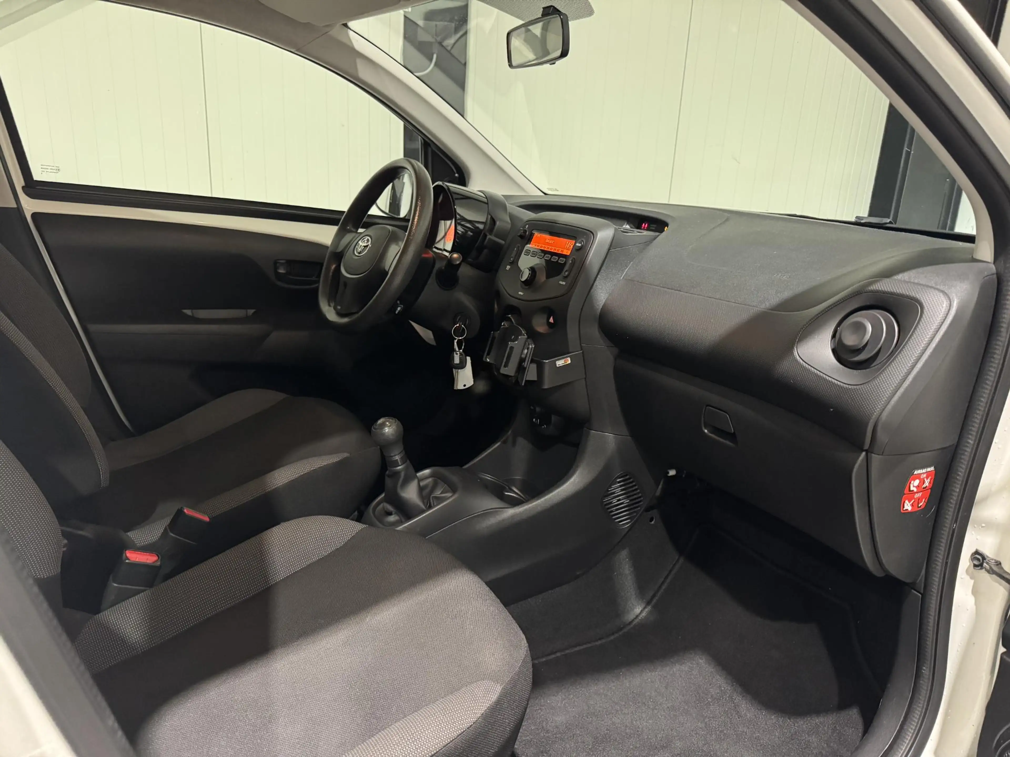 Toyota Aygo 1.0 VVT-i x-now | airco | dealer onderhouden | — photo 7