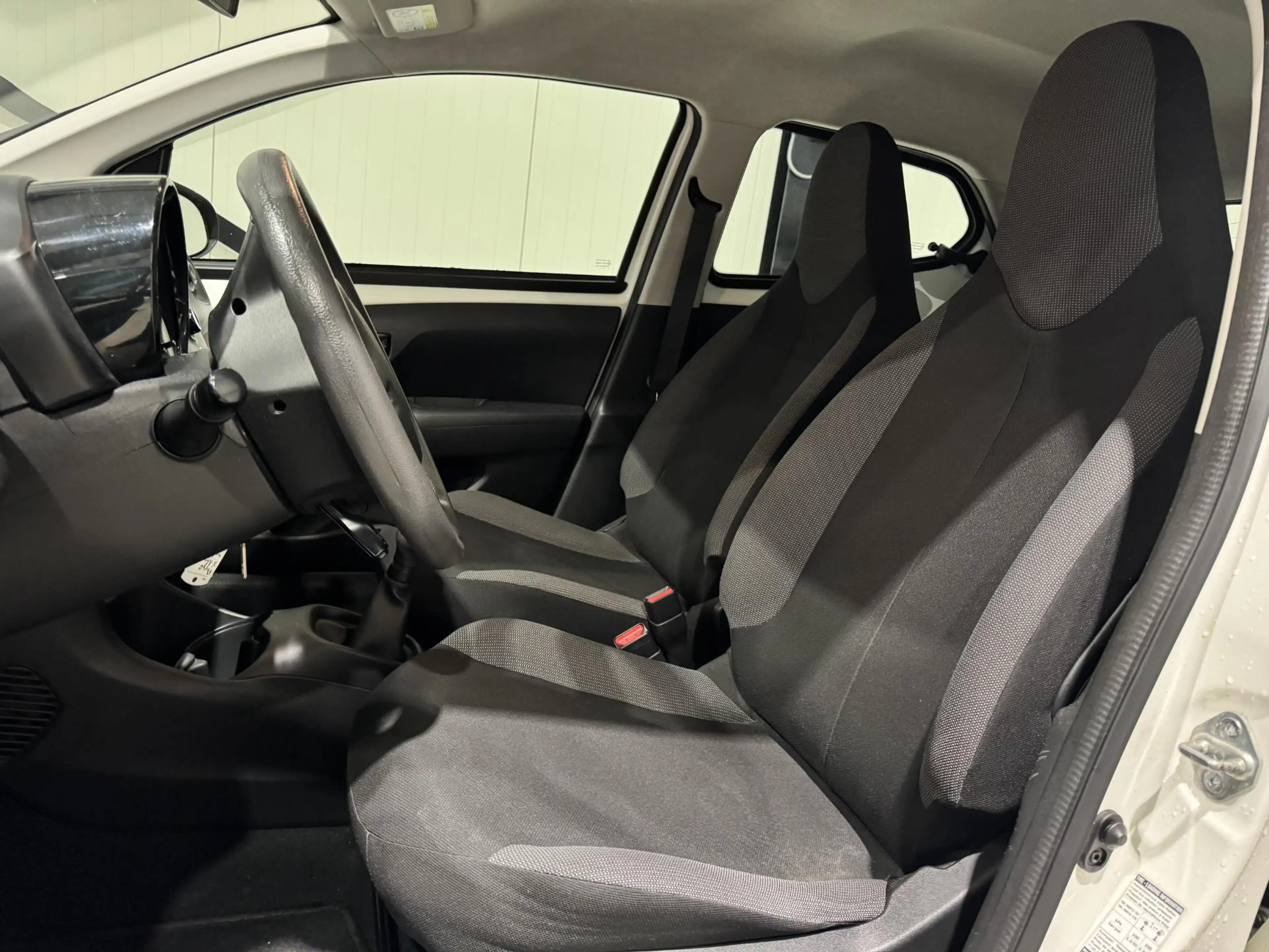 Toyota Aygo 1.0 VVT-i x-now | airco | dealer onderhouden | — photo 6