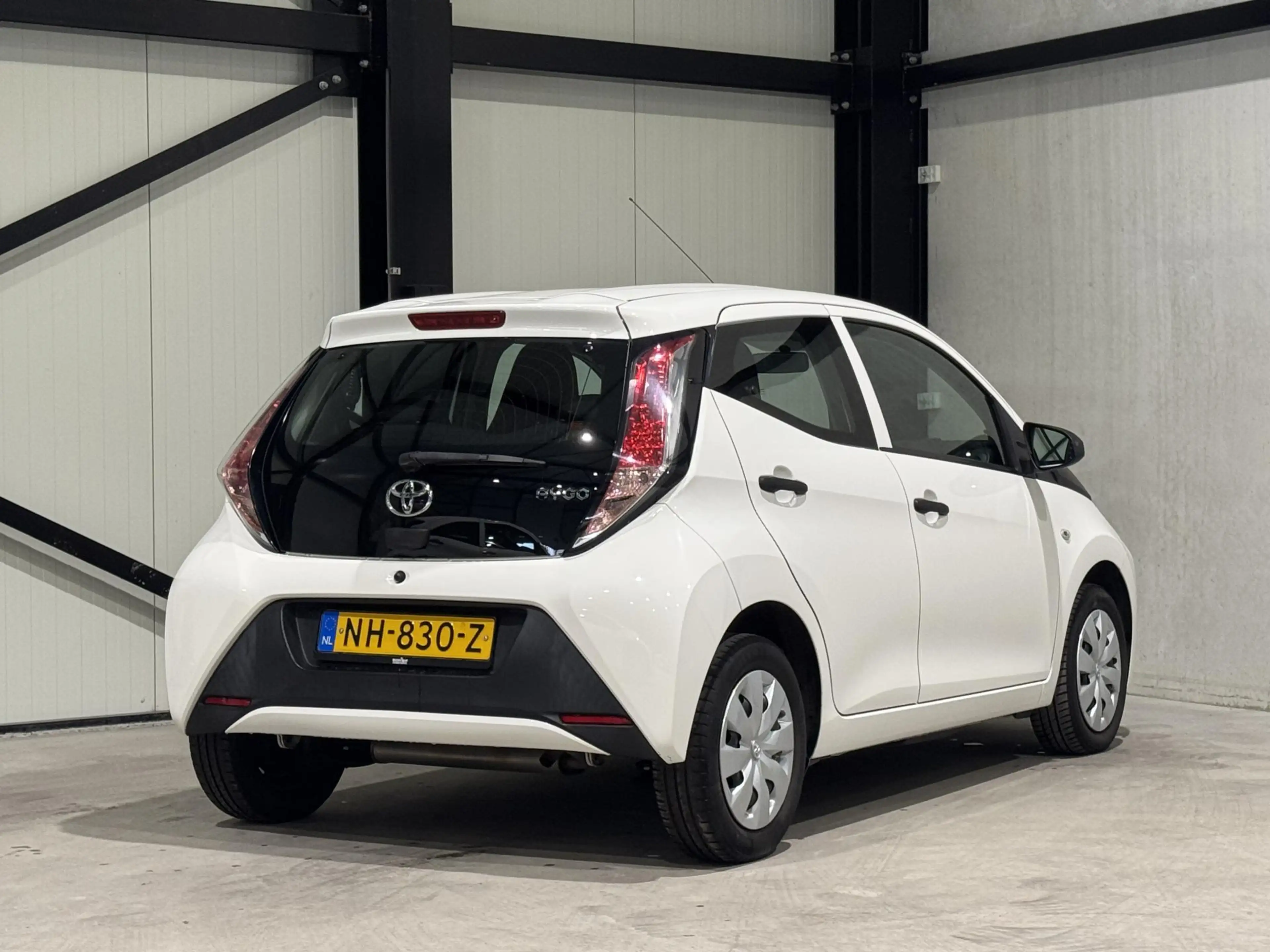 Toyota Aygo 1.0 VVT-i x-now | airco | dealer onderhouden | — photo 2