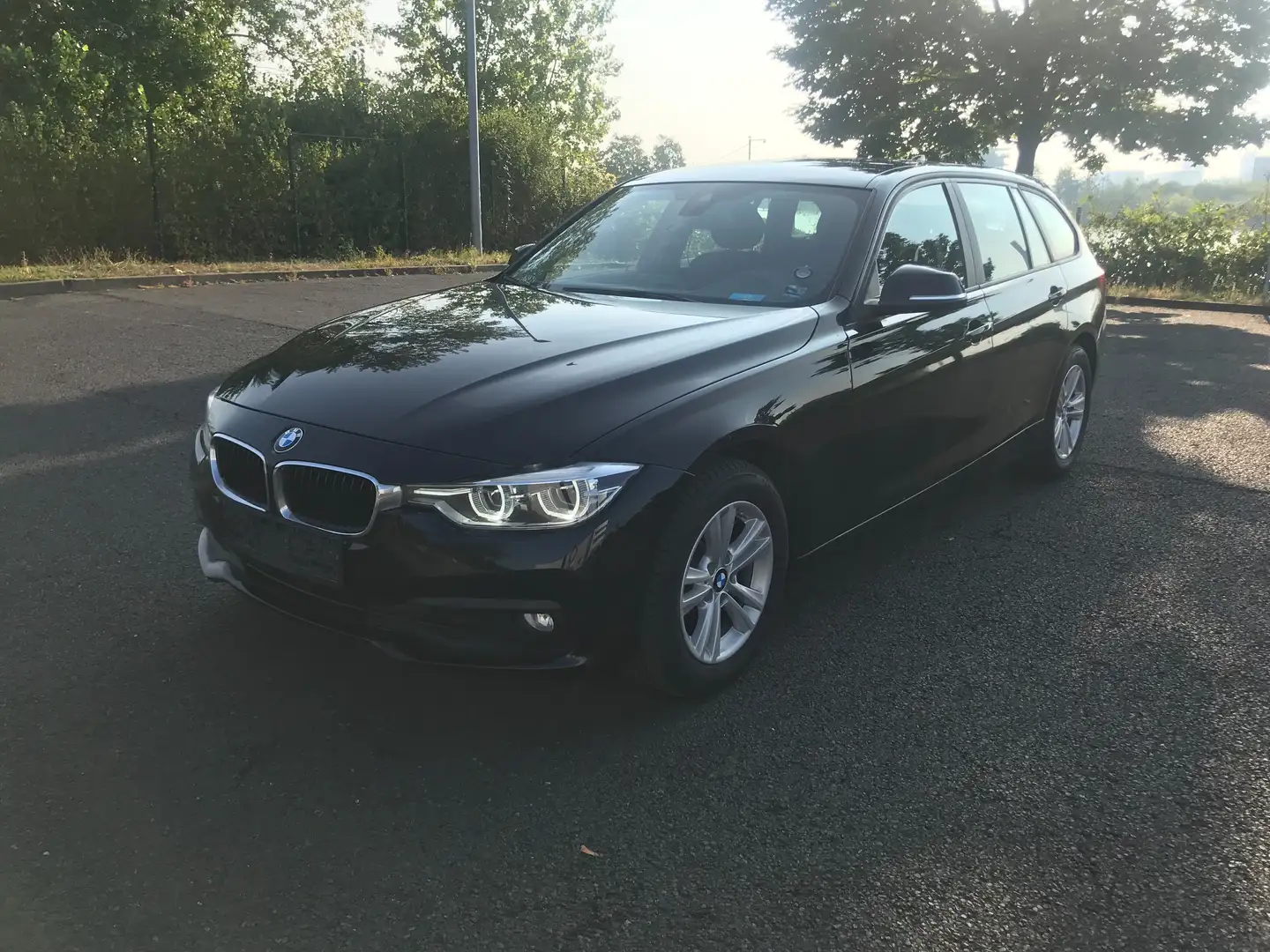 BMW 316 d 1Hand E6 NAVI KlimAut SH PDC LED St/Sto ALU WR Noir - 1