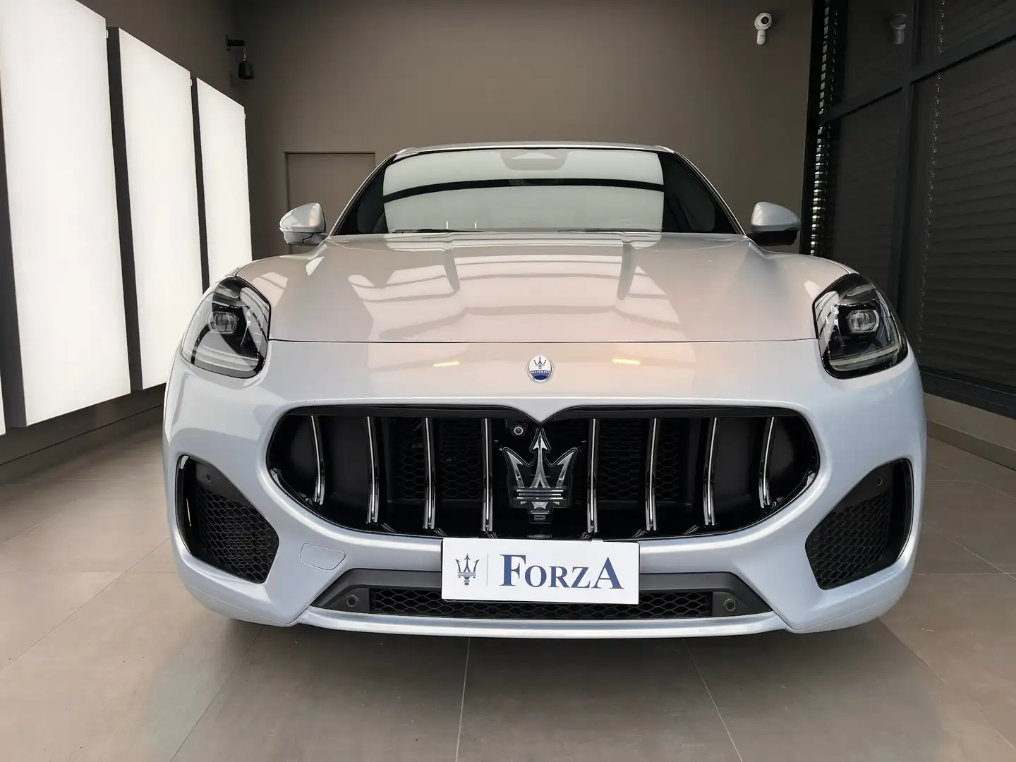 Maserati Grecale Grecale 2.0 mhev GT 300cv auto Nerissimo Pack Bianco - 2