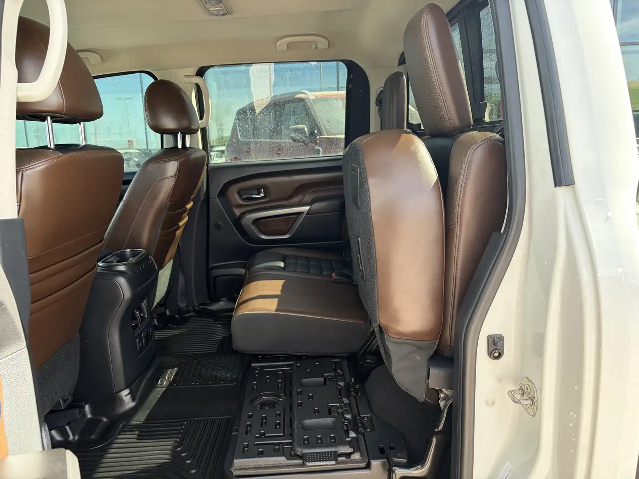 Nissan Titan снимка Nissan Titan