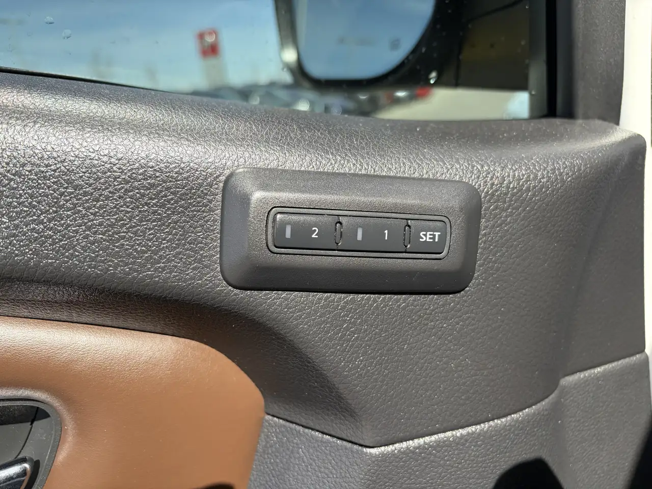 Nissan Titan снимка Nissan Titan
