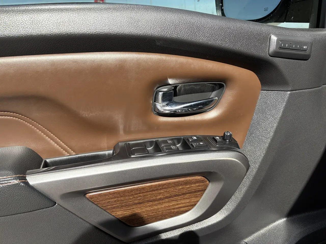 Nissan Titan снимка Nissan Titan