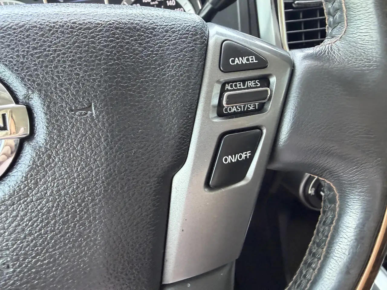 Nissan Titan снимка Nissan Titan