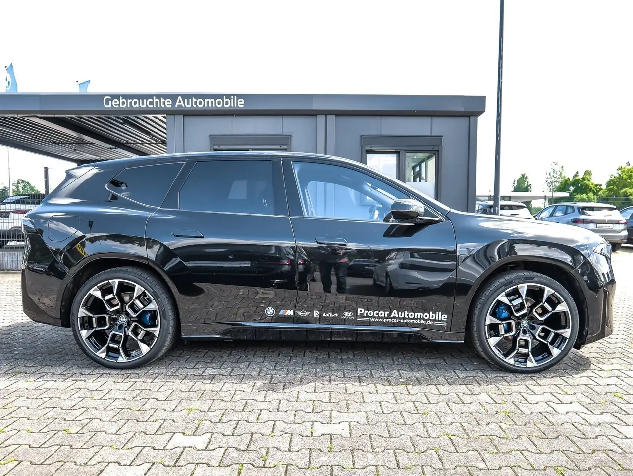 BMW iX3 50 xDrive M Sport 22" 3D Head-Up Panorama 360° AHK 10