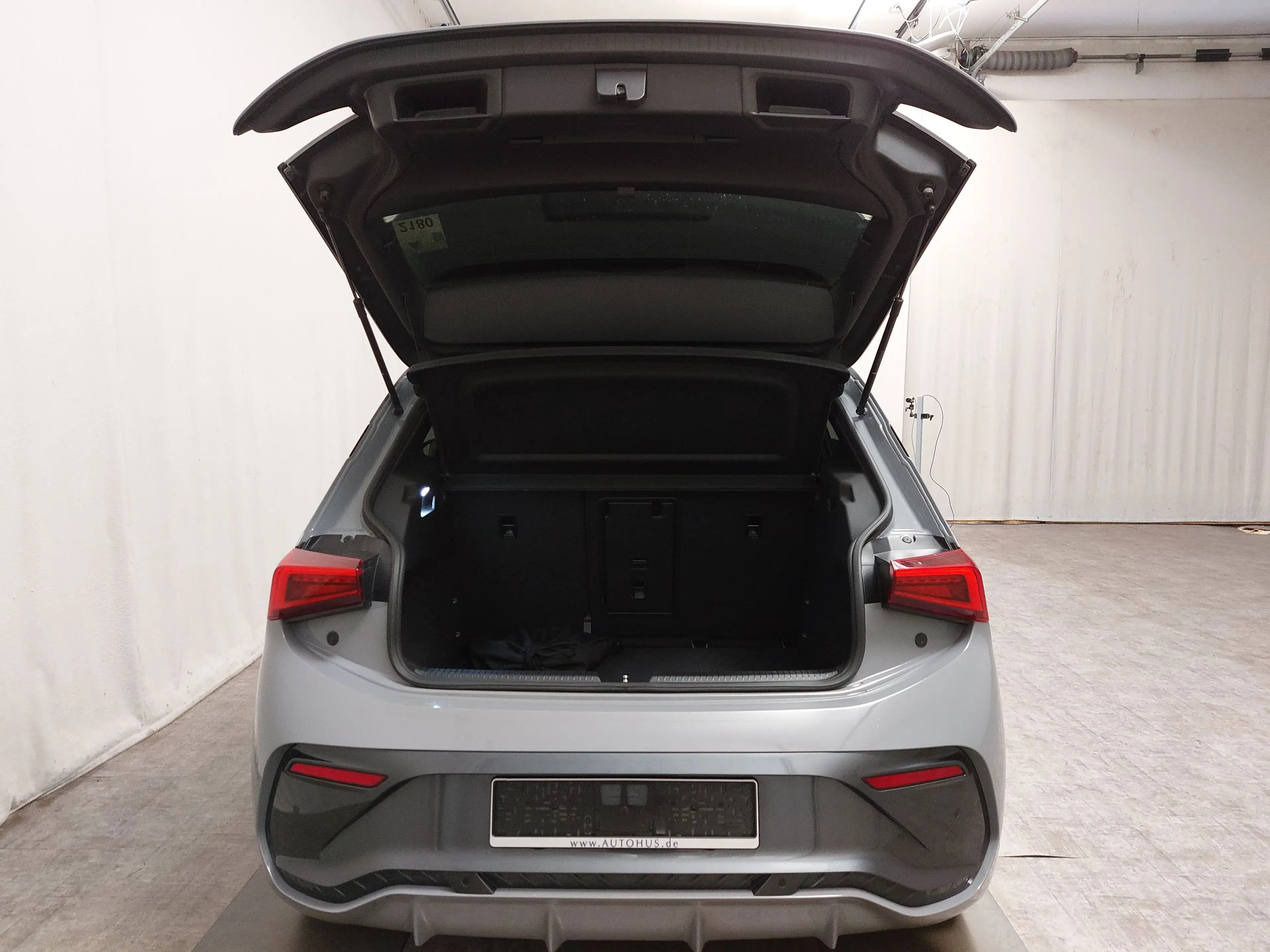 CUPRA Born — photo 15