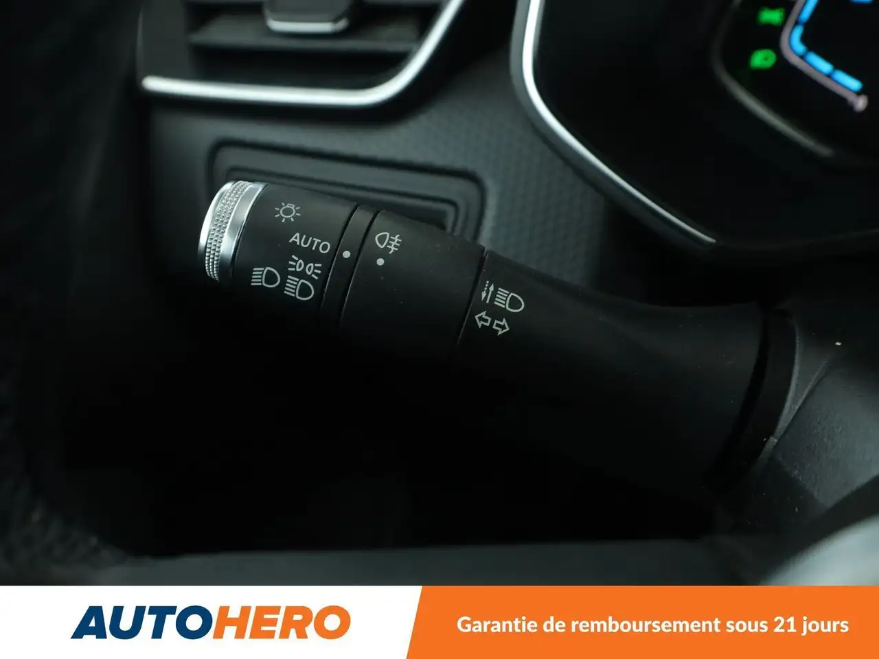 Renault Clio Citadine 5 portes — photo 29