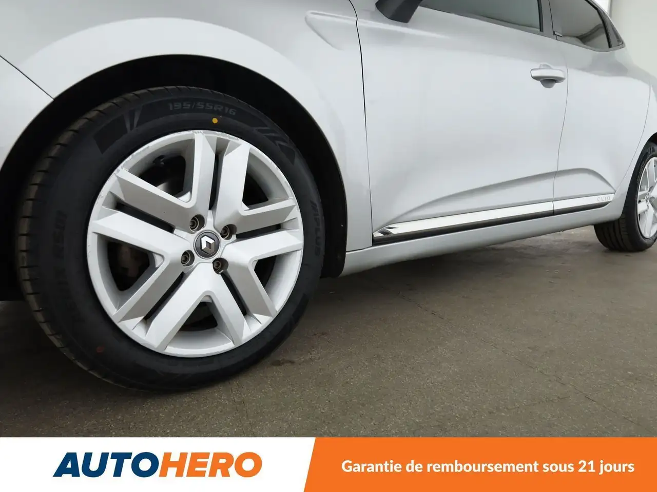 Renault Clio Citadine 5 portes — photo 35