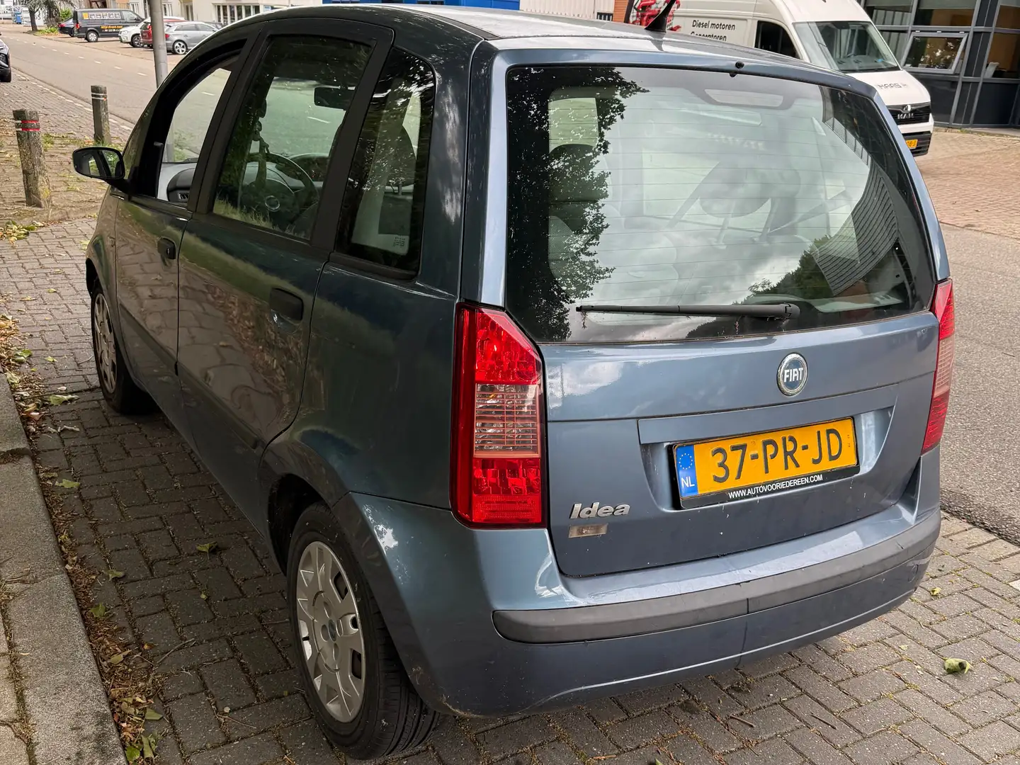 Fiat Idea Idea 1.4-16V Dynamic Сірий - 2