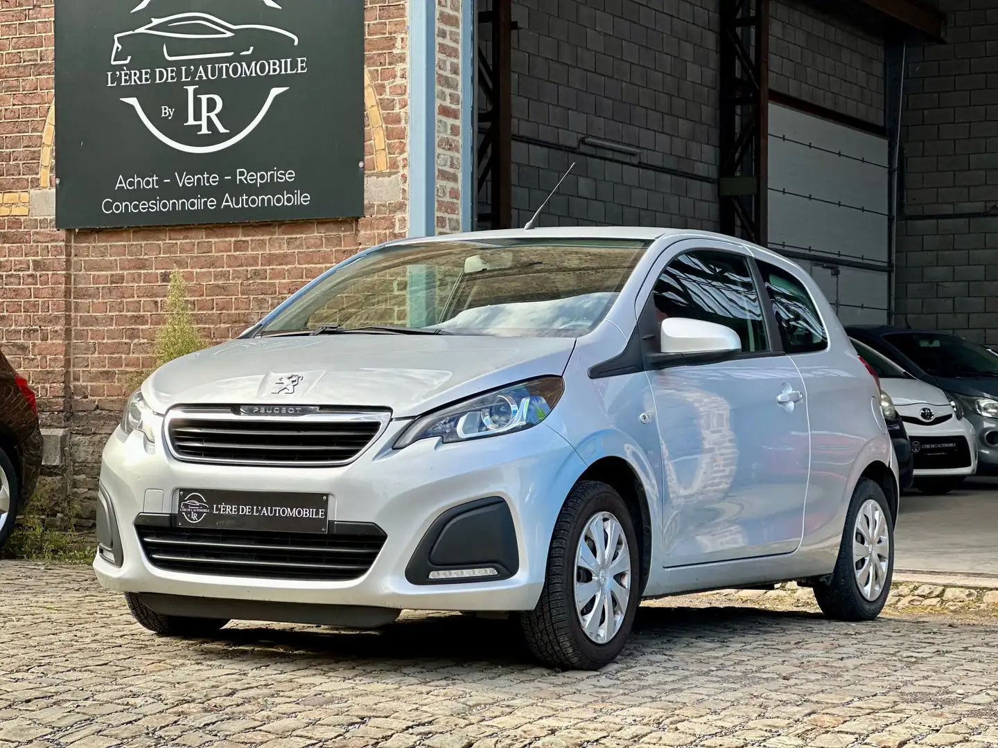 Peugeot 108 1.0 * PRET A IMMAT *V-C * V-ELEC * BLUETOOTH * USB Argent - 1