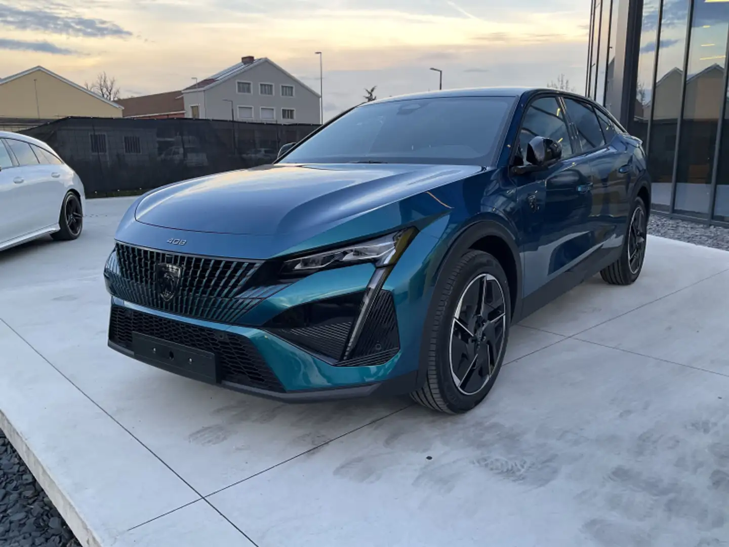 Peugeot 408 Hybrid 136 e-DCS6 GT Albastru - 2