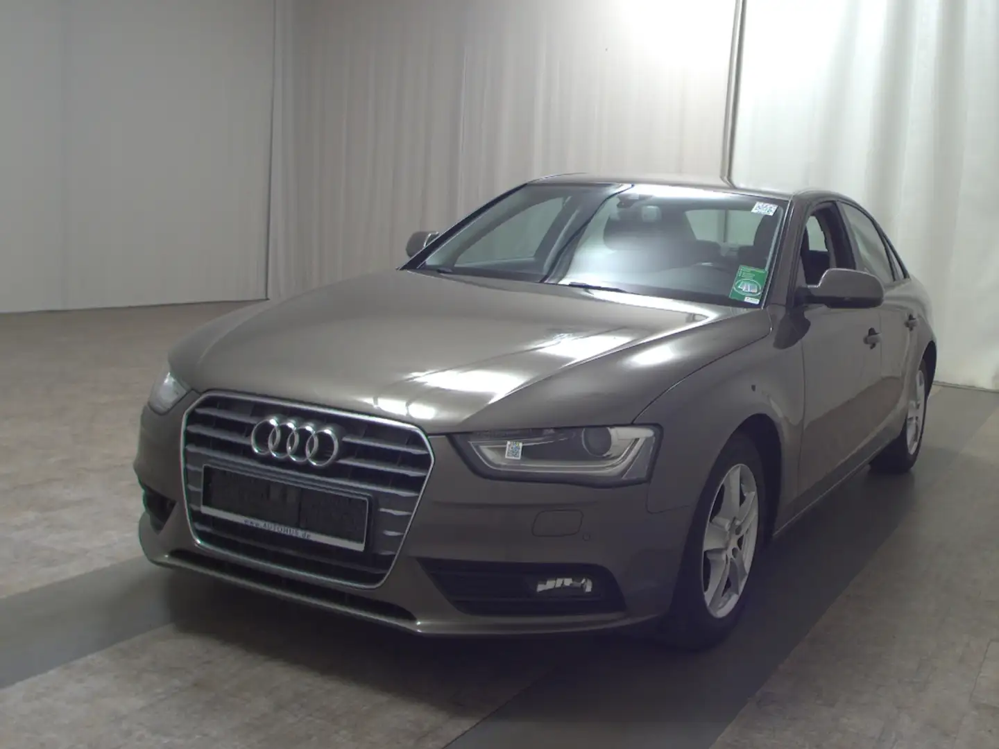 Audi A4 2.0 TDI Attraction ultra ACC Navi el.Heck LM Grau - 2