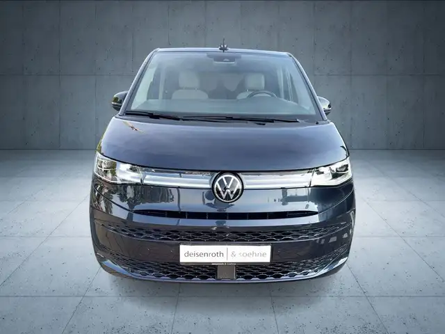 Volkswagen Multivan view 8