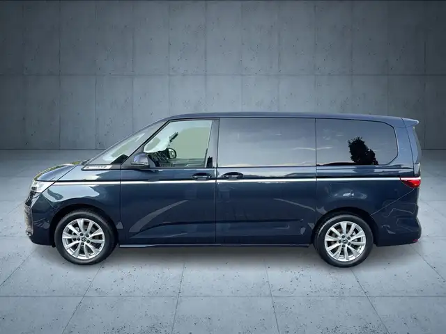 Volkswagen Multivan view 2